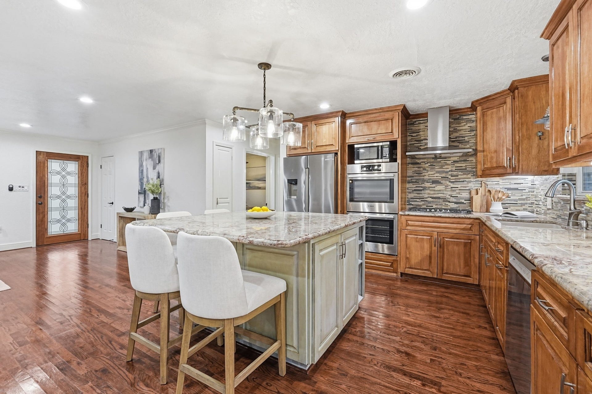 1320 Woodvine Drive, Houston, TX 77055 1320 Woodvine Drive, Houston, TX 77055