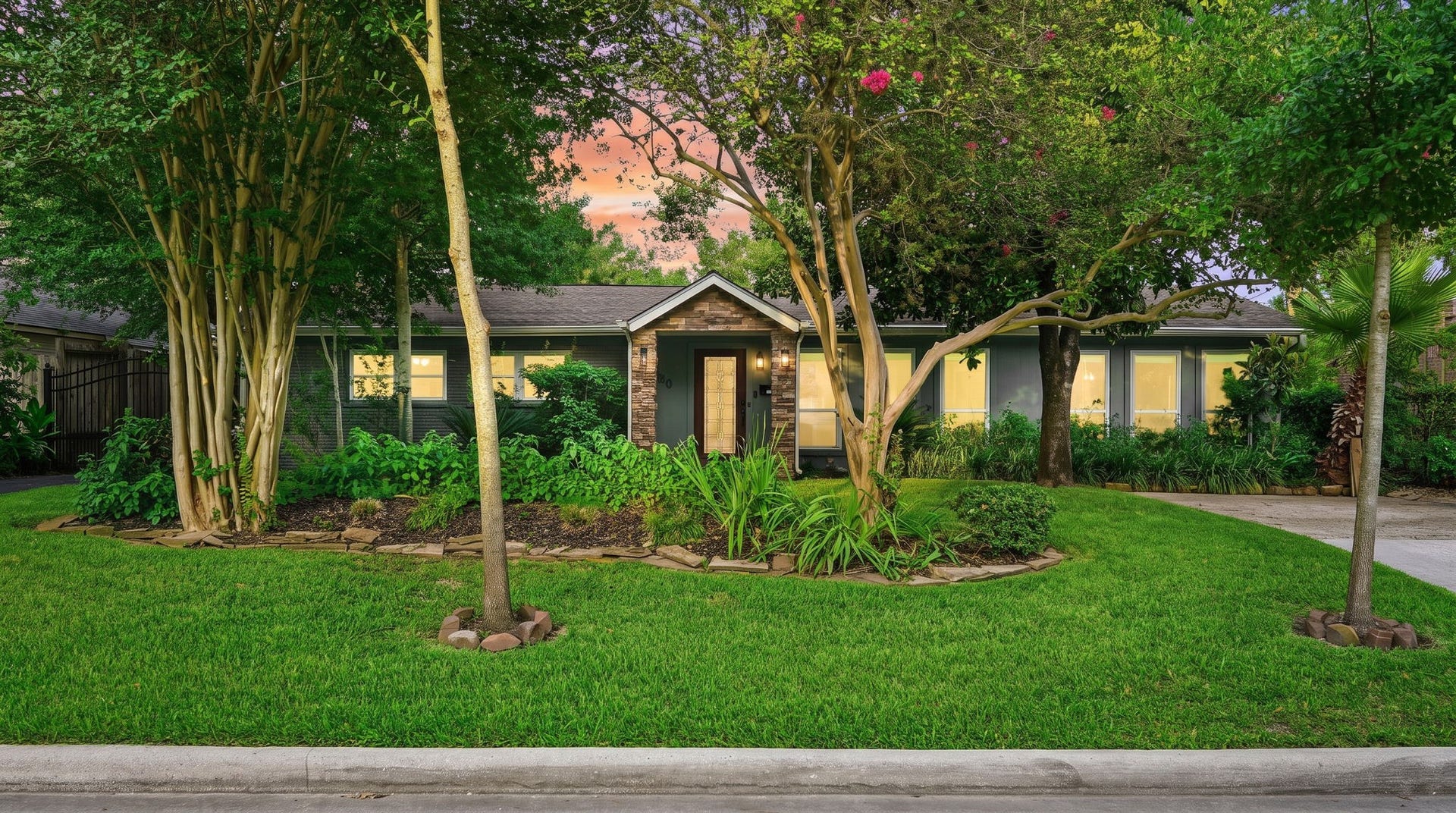 1320 Woodvine Drive, Houston, TX 77055 1320 Woodvine Drive, Houston, TX 77055