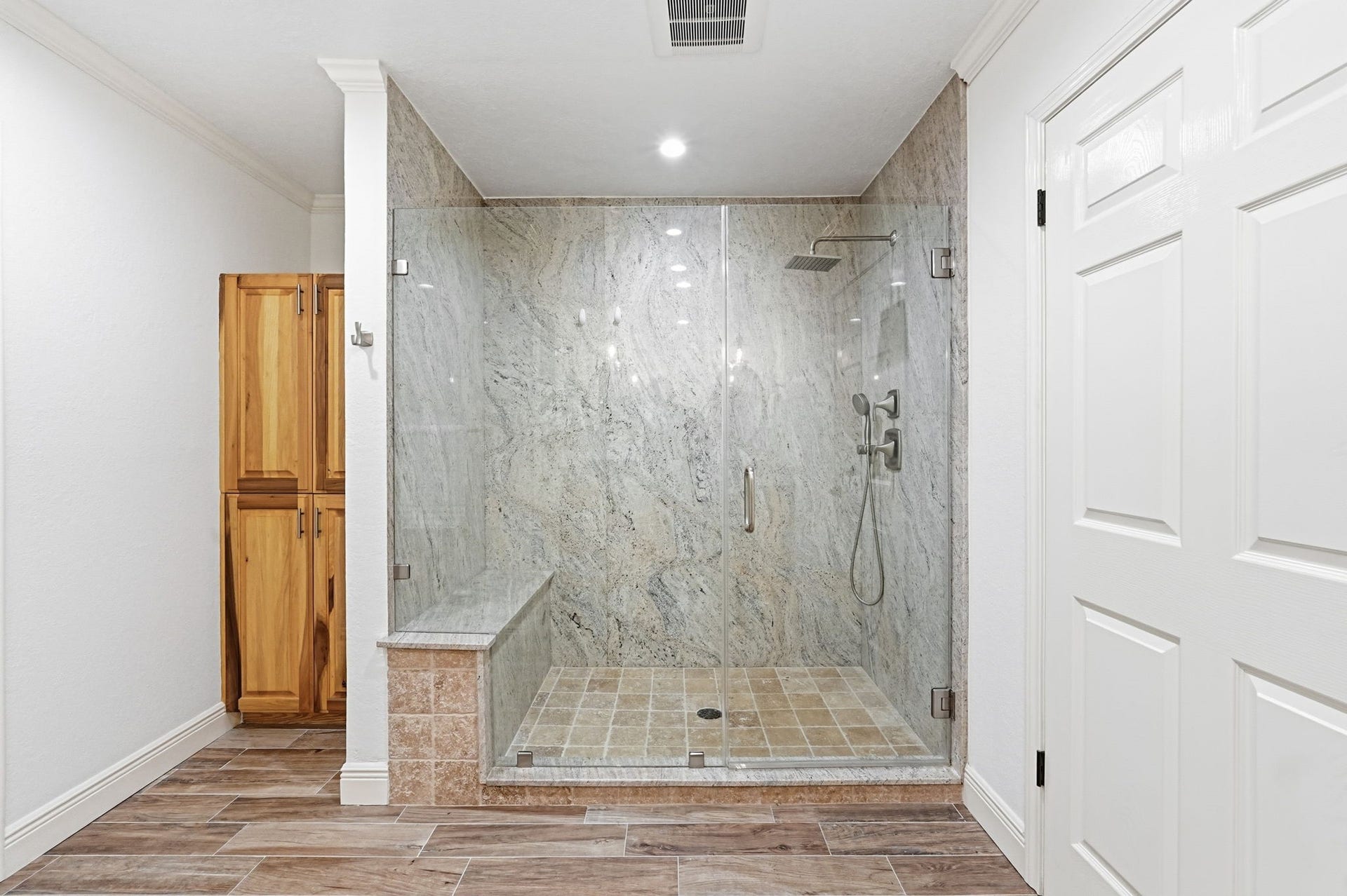 1320 Woodvine Drive, Houston, TX 77055 1320 Woodvine Drive, Houston, TX 77055