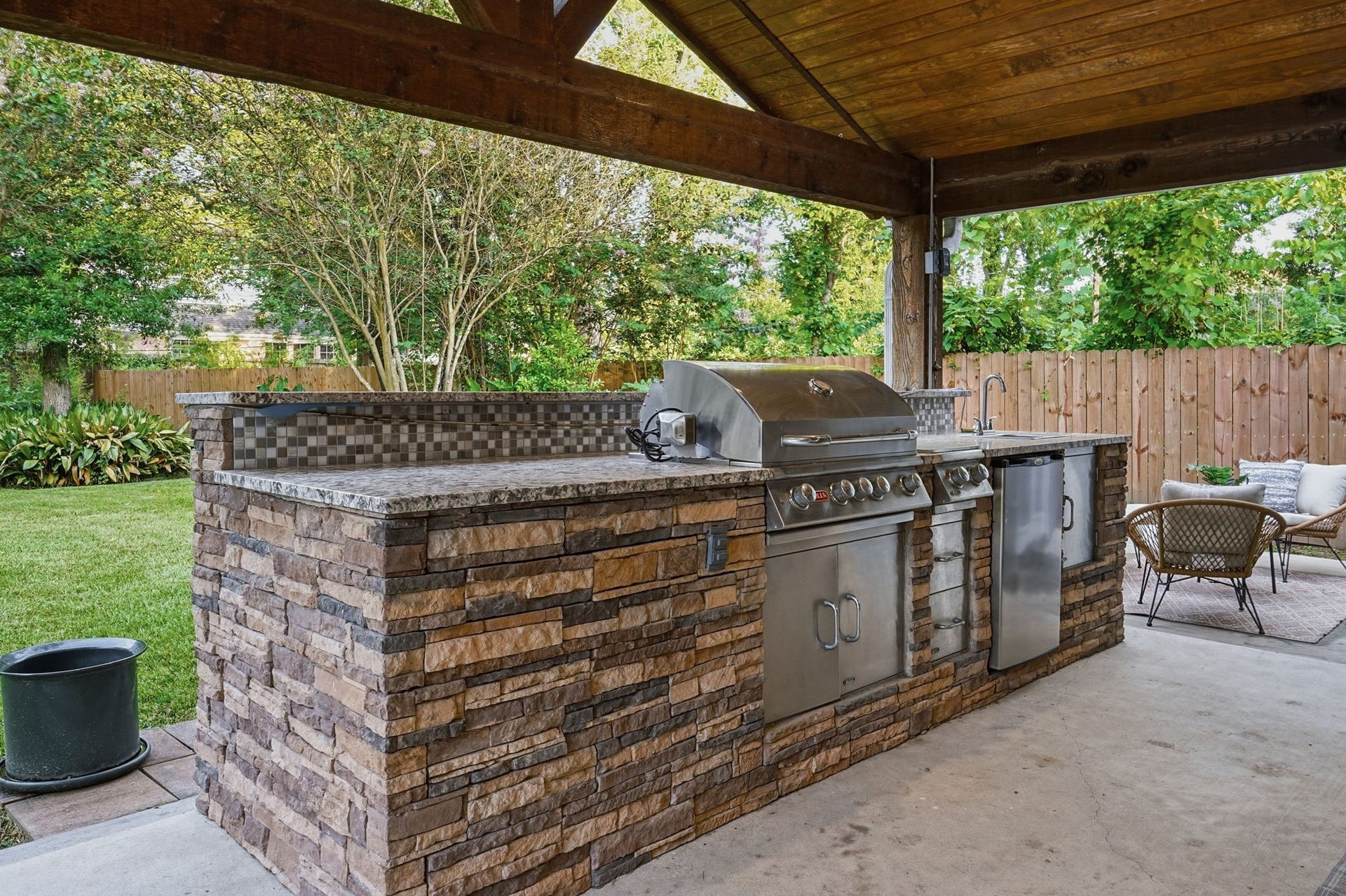 1320 Woodvine Drive, Houston, TX 77055 1320 Woodvine Drive, Houston, TX 77055