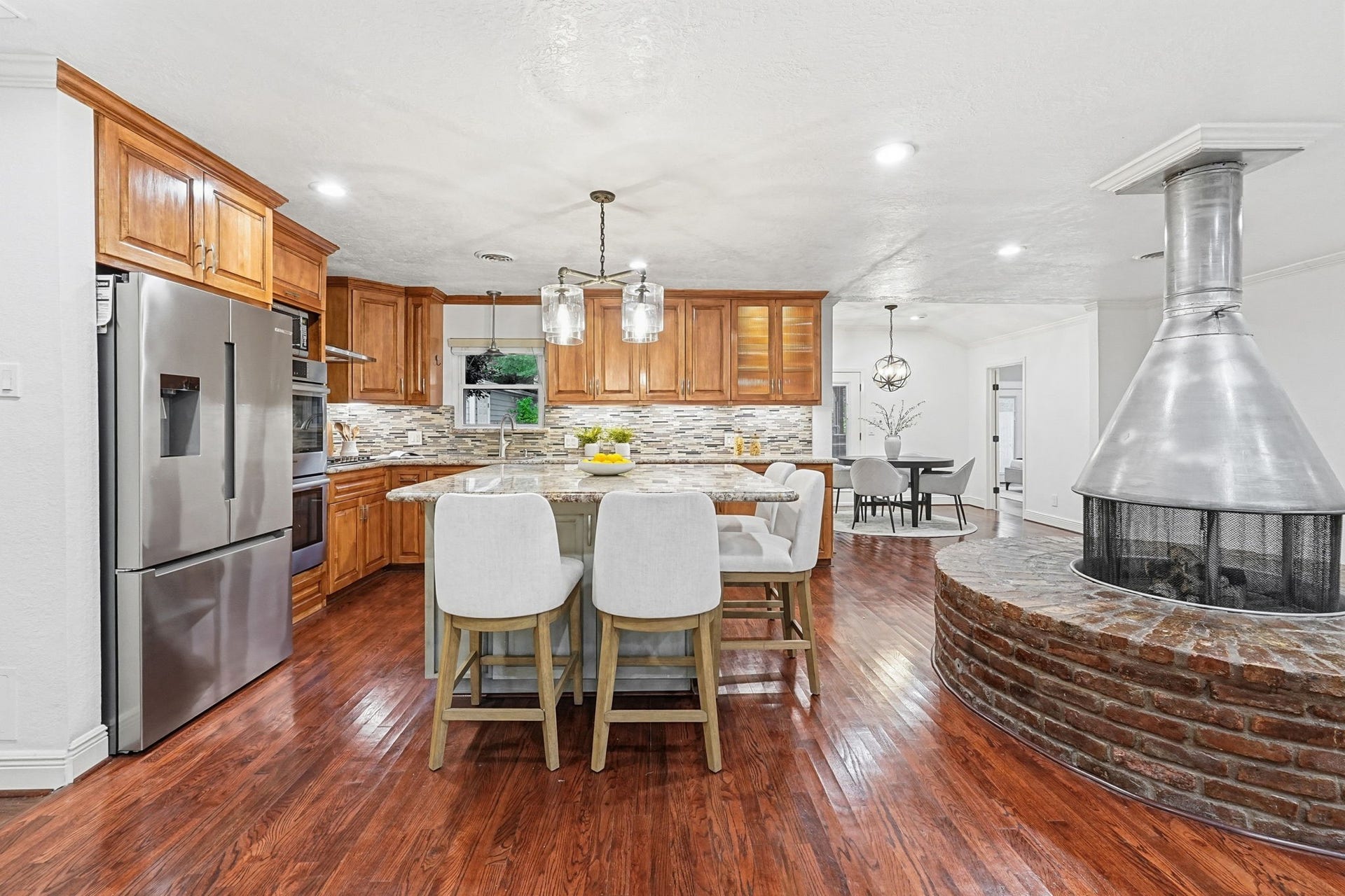 1320 Woodvine Drive, Houston, TX 77055 1320 Woodvine Drive, Houston, TX 77055