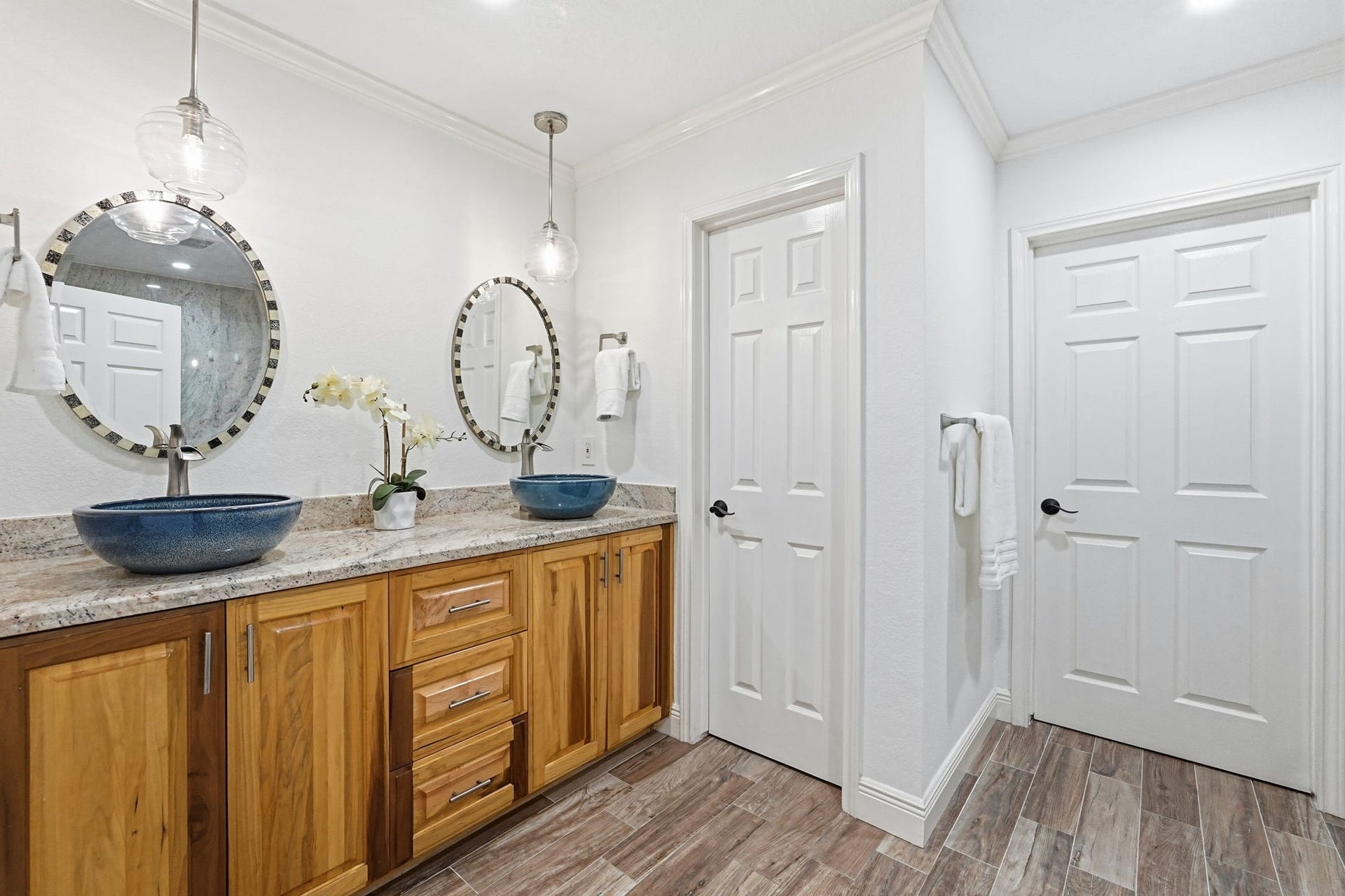 1320 Woodvine Drive, Houston, TX 77055 1320 Woodvine Drive, Houston, TX 77055