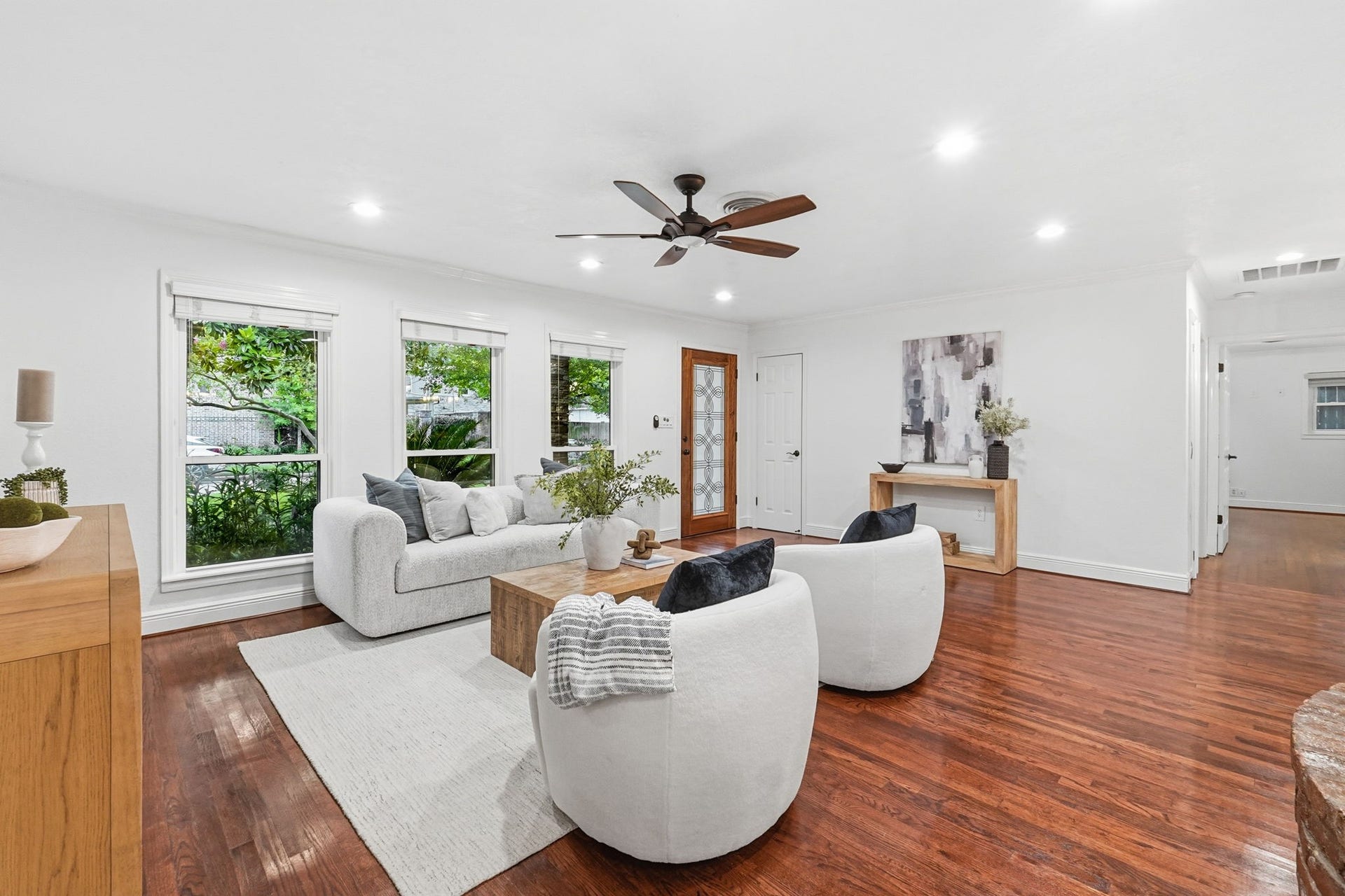 1320 Woodvine Drive, Houston, TX 77055 1320 Woodvine Drive, Houston, TX 77055