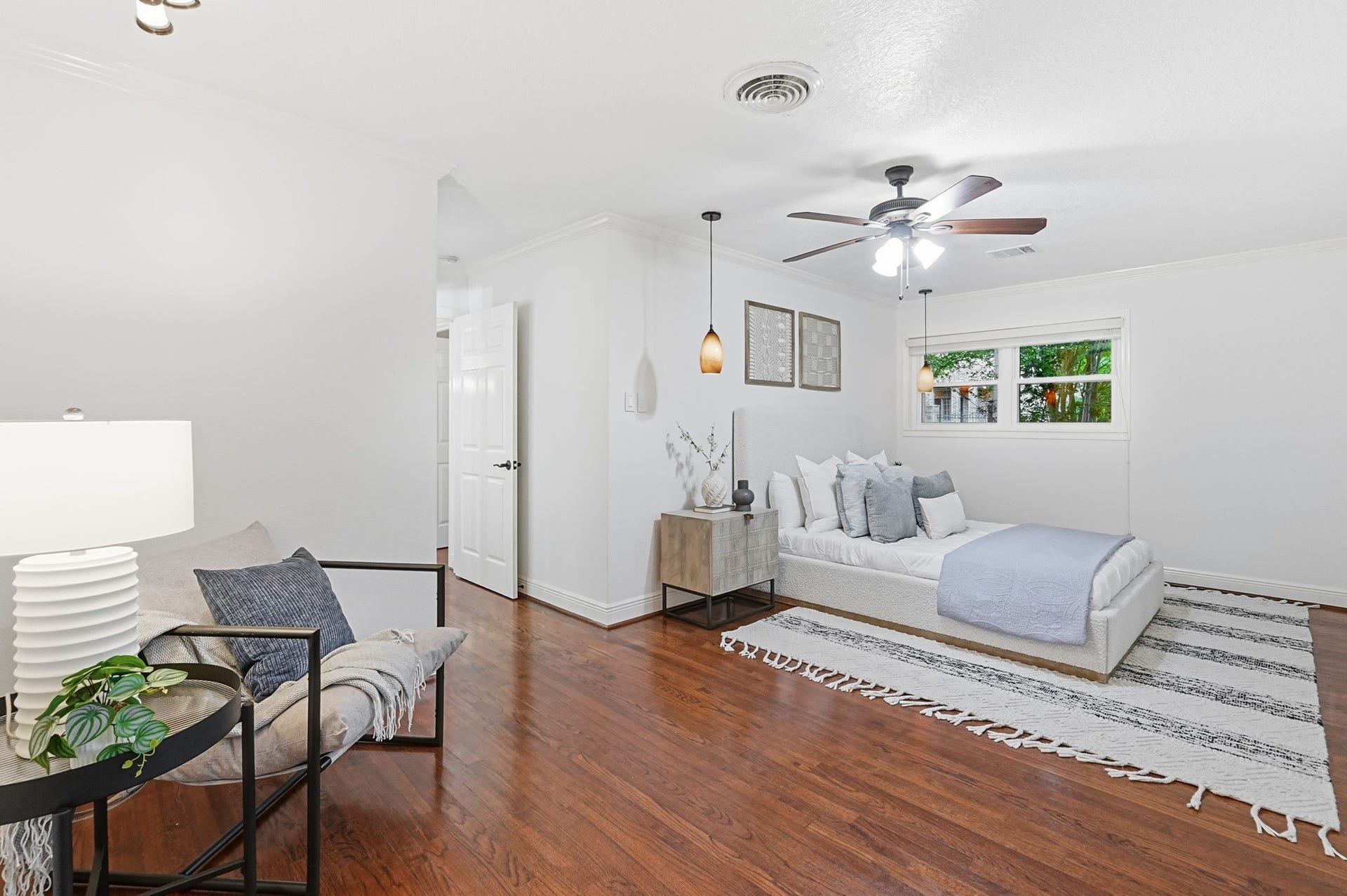 1320 Woodvine Drive, Houston, TX 77055 1320 Woodvine Drive, Houston, TX 77055