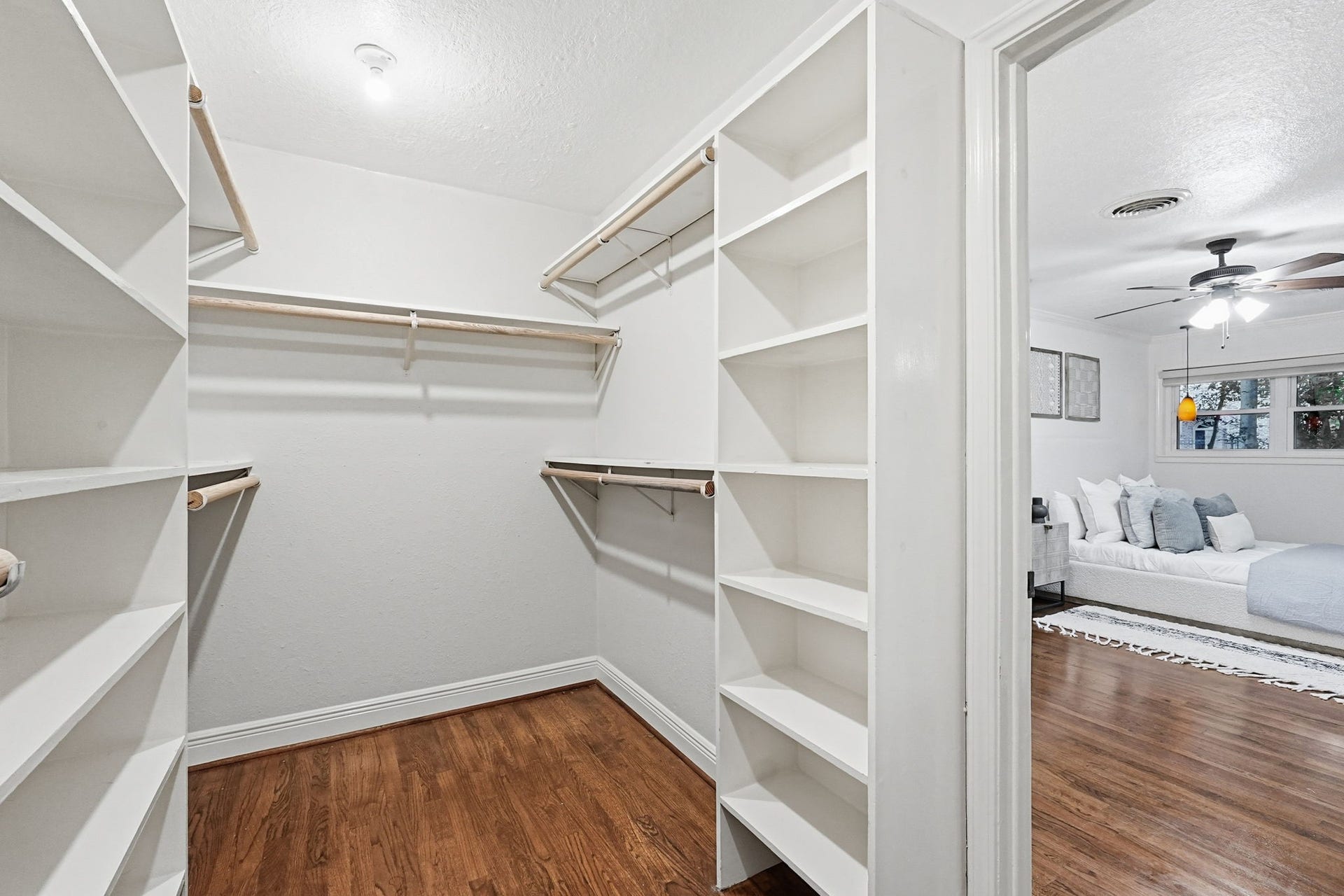1320 Woodvine Drive, Houston, TX 77055 1320 Woodvine Drive, Houston, TX 77055
