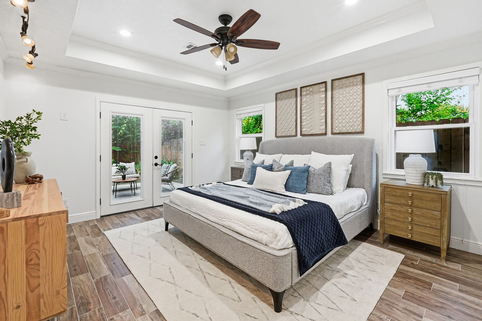 1320 Woodvine Drive, Houston, TX 77055 1320 Woodvine Drive, Houston, TX 77055