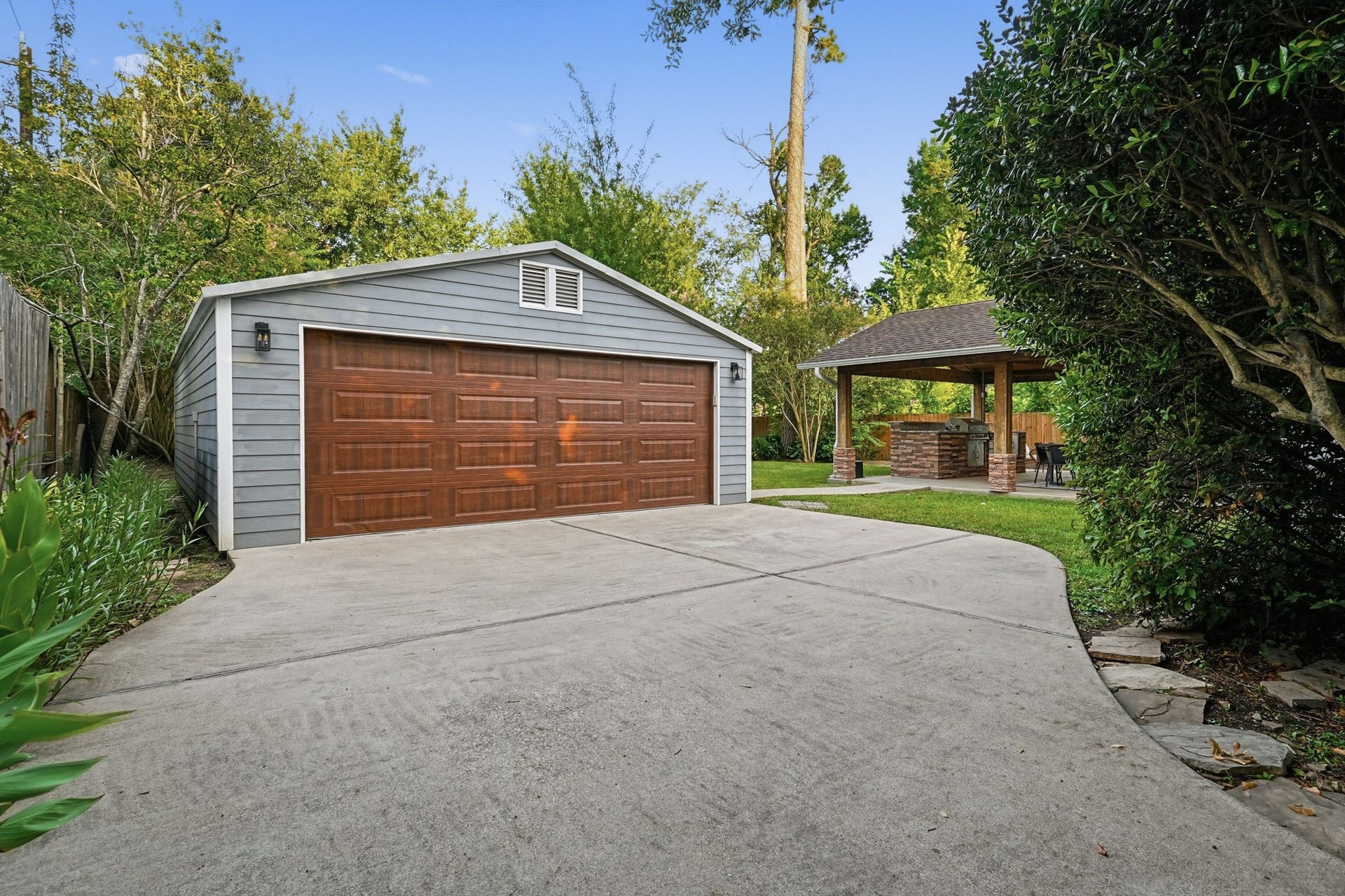 1320 Woodvine Drive, Houston, TX 77055 1320 Woodvine Drive, Houston, TX 77055