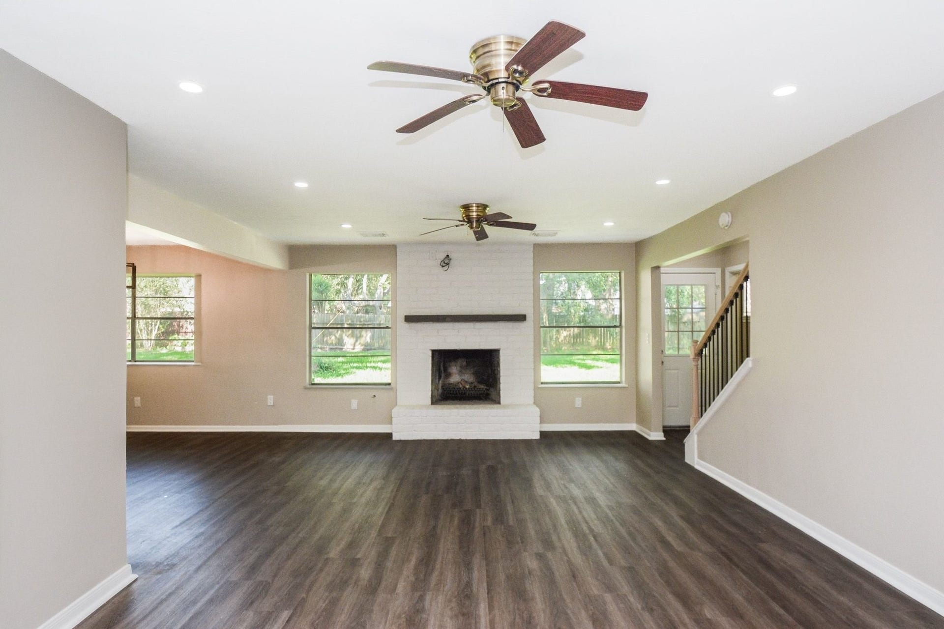 3018 Apple Valley Lane, Missouri City, TX 77459 The all time beauty and practicality of the open floor plan design concept is appreciated in this unobstructed view of the home's inviting living space.