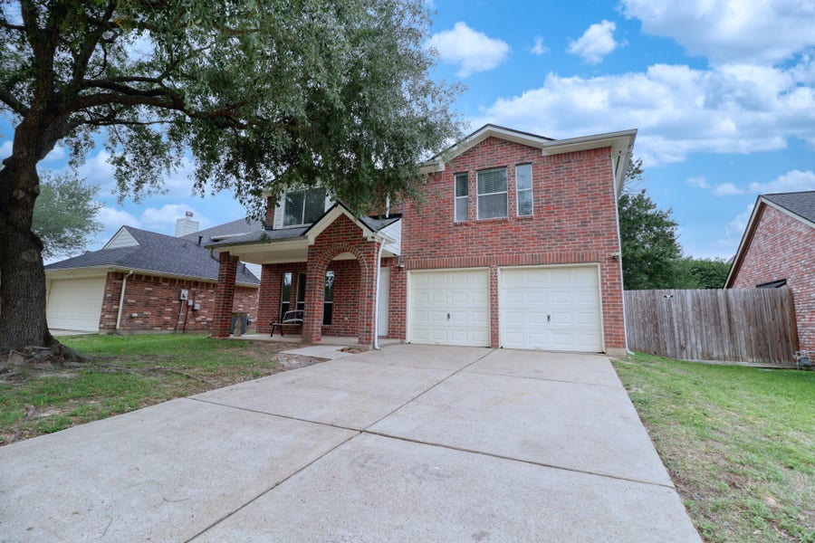 Property photo for 8723 Creek Willow Dr, Tomball, TX