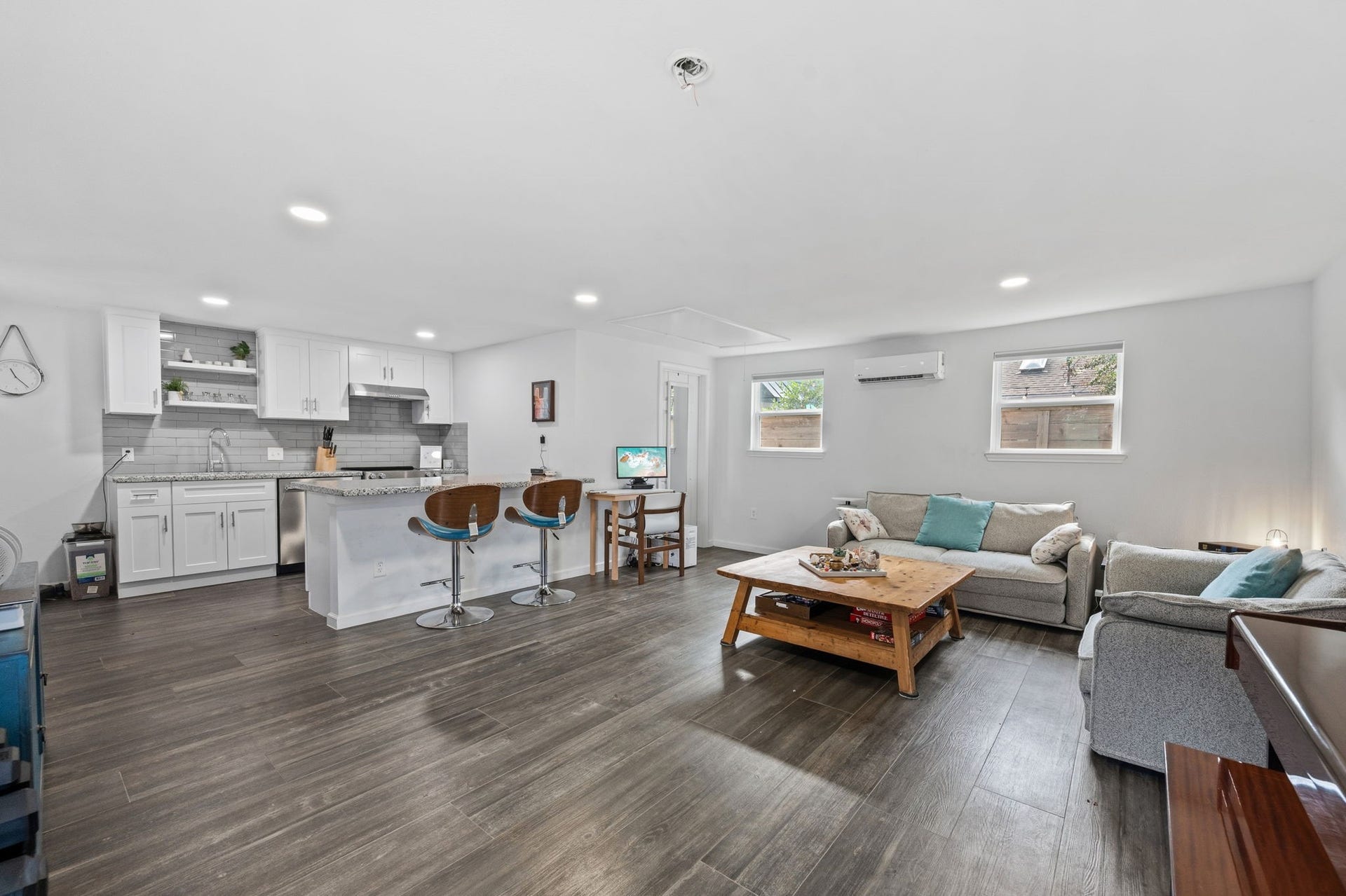 1006 W Temple Street, Houston, TX 77009 1006 W Temple Street, Houston, TX 77009