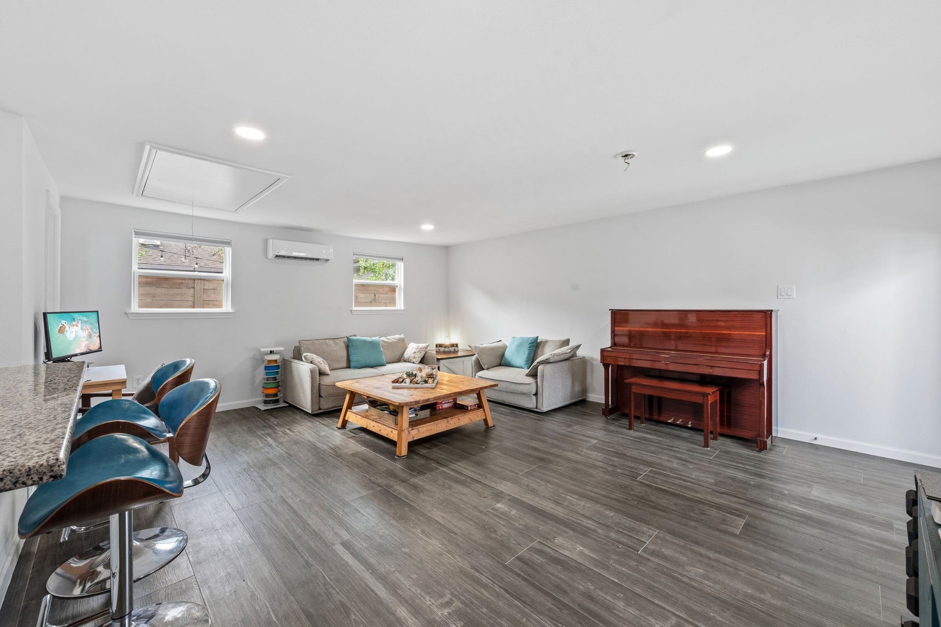 1006 W Temple Street, Houston, TX 77009 1006 W Temple Street, Houston, TX 77009