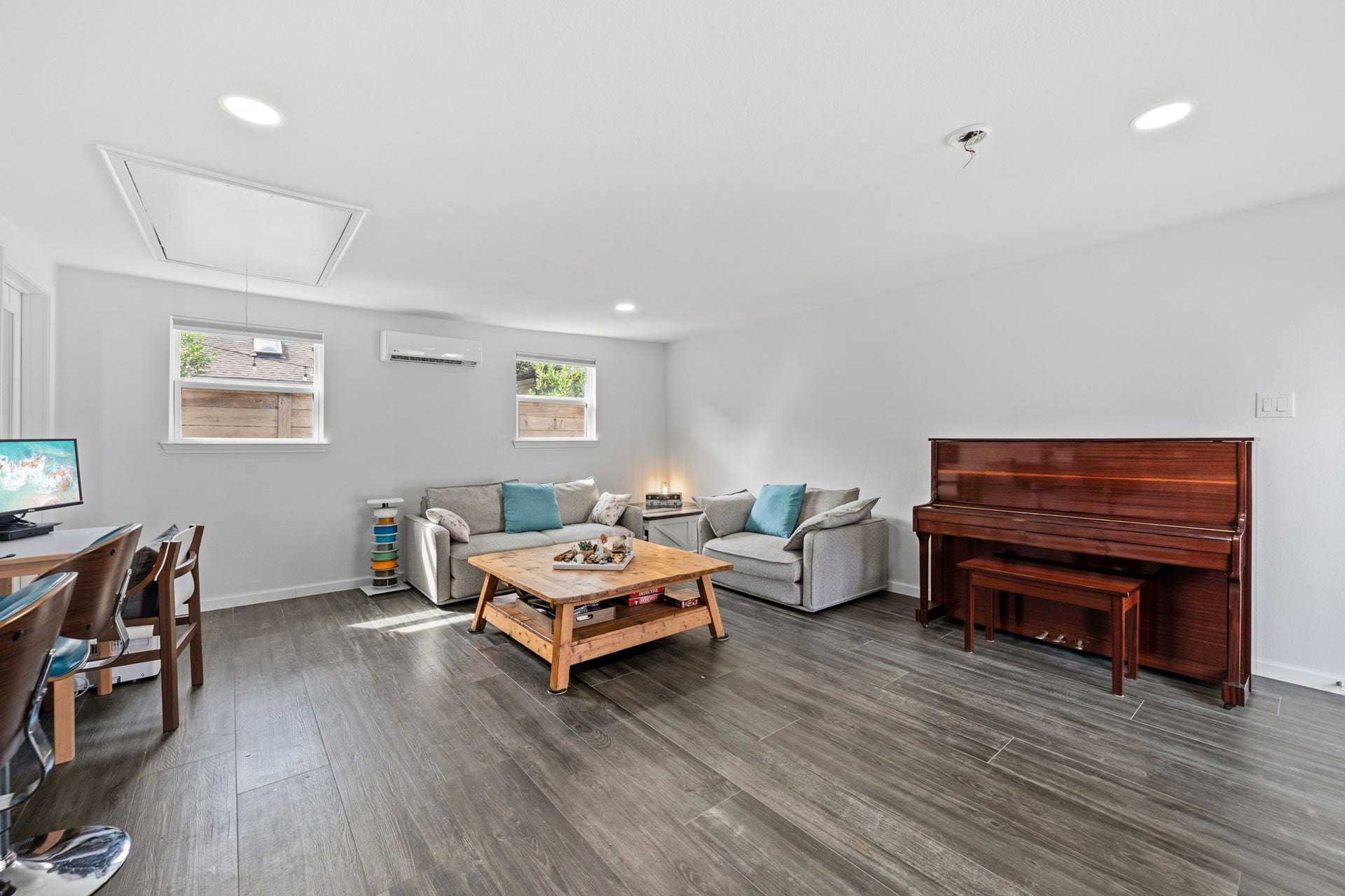 1006 W Temple Street, Houston, TX 77009 1006 W Temple Street, Houston, TX 77009