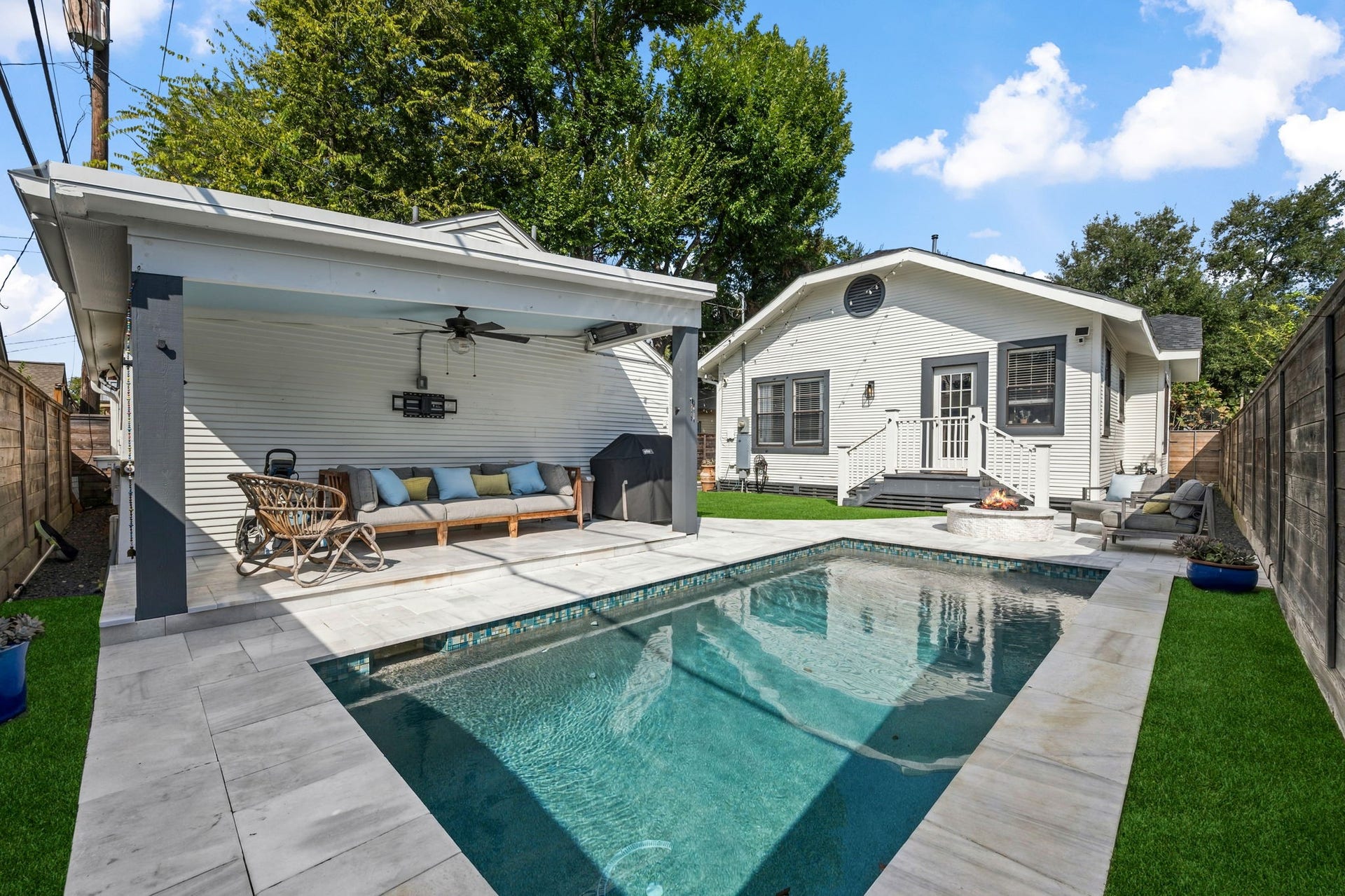 1006 W Temple Street, Houston, TX 77009 1006 W Temple Street, Houston, TX 77009