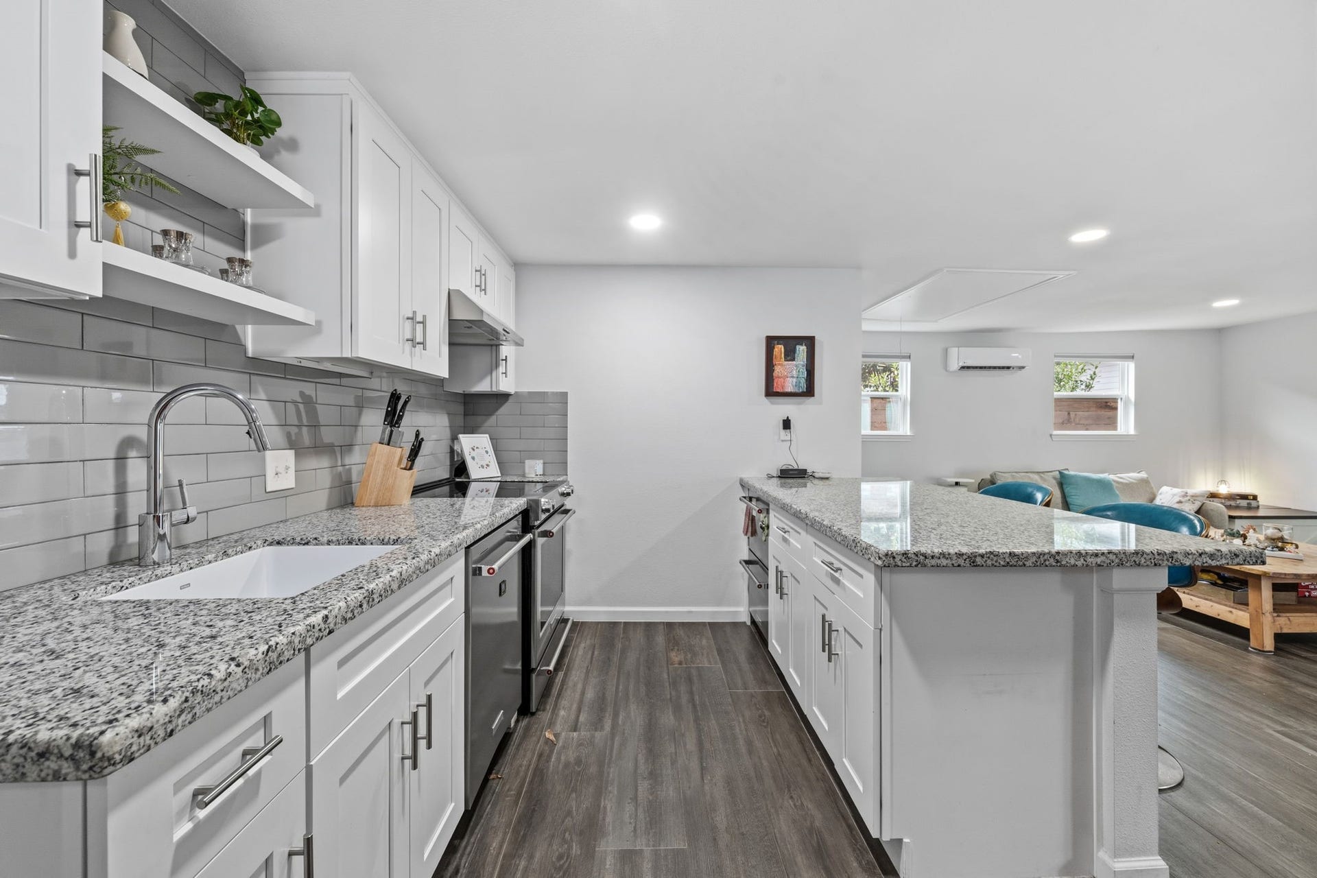 1006 W Temple Street, Houston, TX 77009 1006 W Temple Street, Houston, TX 77009