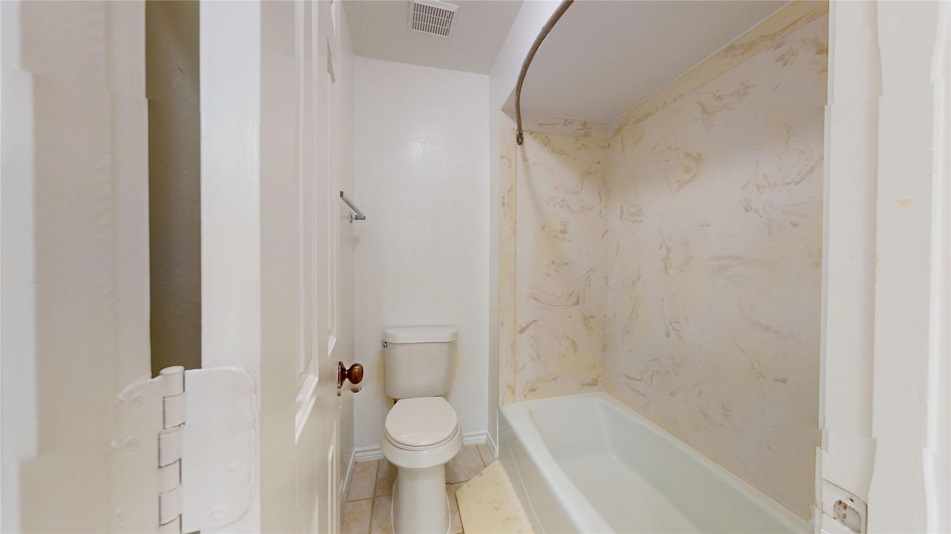 1407 Sherfield Ridge Drive, Katy, TX 77450 1407 Sherfield Ridge Dr, Jack-and jill 3rd bathroom on 2nd floor, with bathtub.