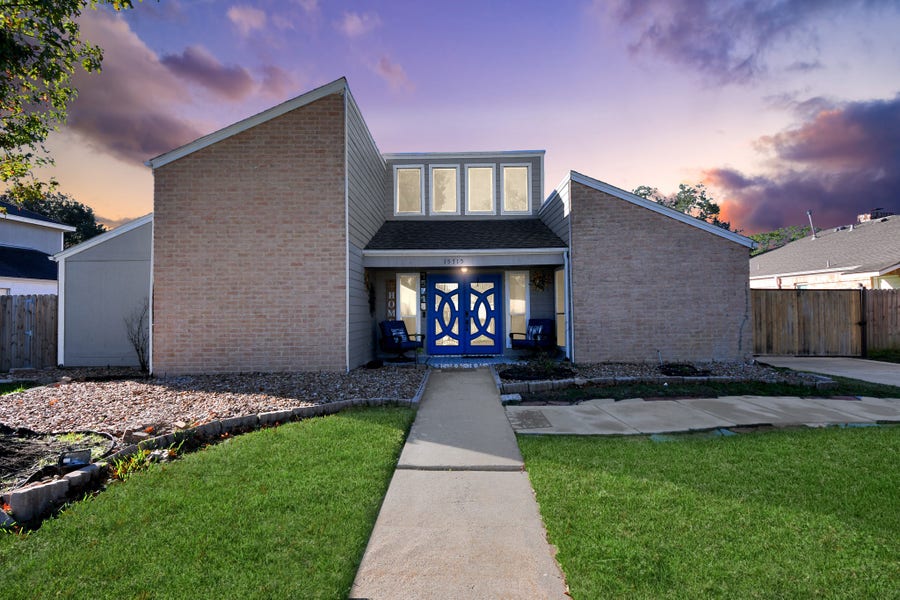 Property photo for 15715 Creekhaven Drive, Houston, TX