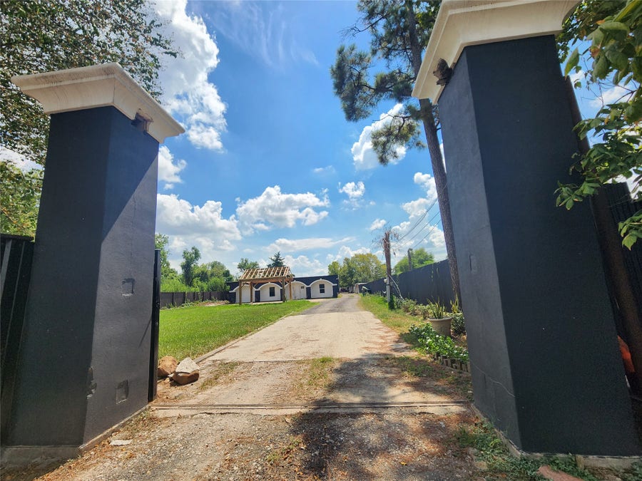 Property photo for 1611 De Soto Street, Houston, TX