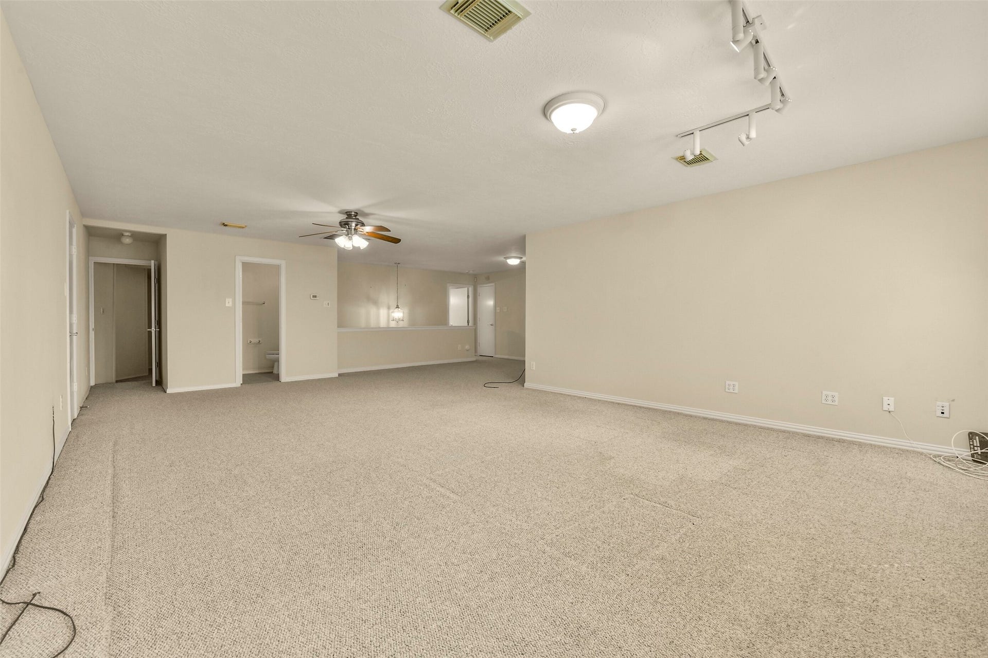 9902 Autumn Lake Trail, Pearland, TX 77584 9902 Autumn Lake Trail, Pearland, TX 77584
