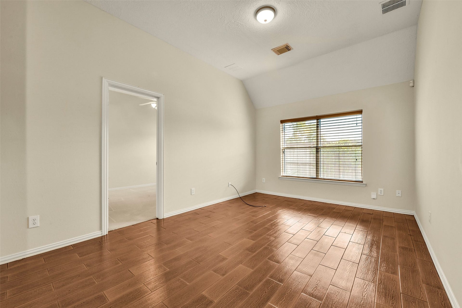 9902 Autumn Lake Trail, Pearland, TX 77584 Playroom/flex space between two secondary bedrooms.
