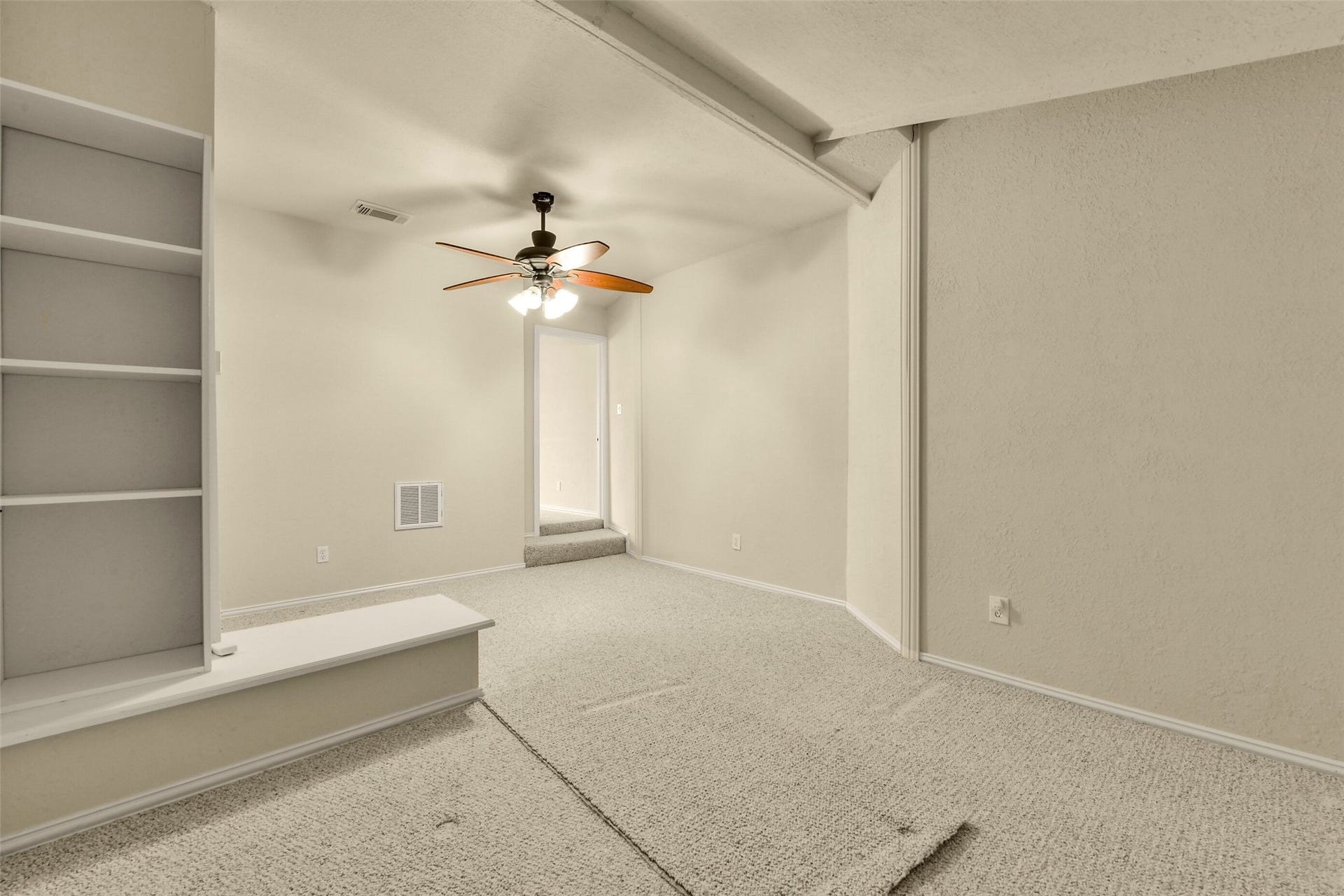 9902 Autumn Lake Trail, Pearland, TX 77584 9902 Autumn Lake Trail, Pearland, TX 77584
