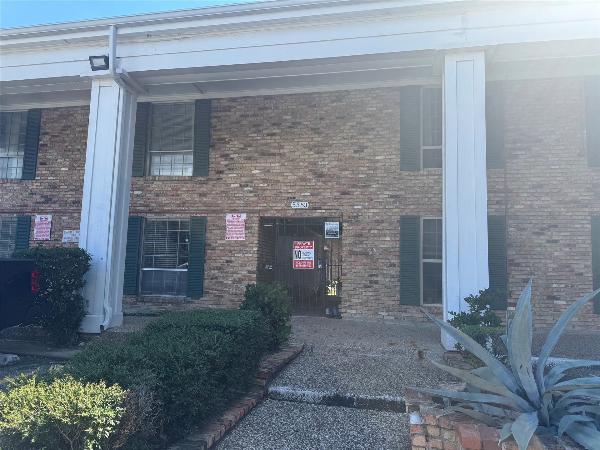 5353 Richmond Avenue, #4, Houston, TX 77056 5353 Richmond Avenue, #4, Houston, TX 77056