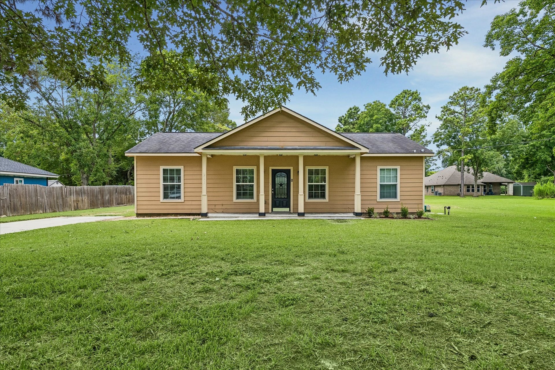 211 Little Buck Drive, Crosby, TX 77532 211 Little Buck Drive, Crosby, TX 77532