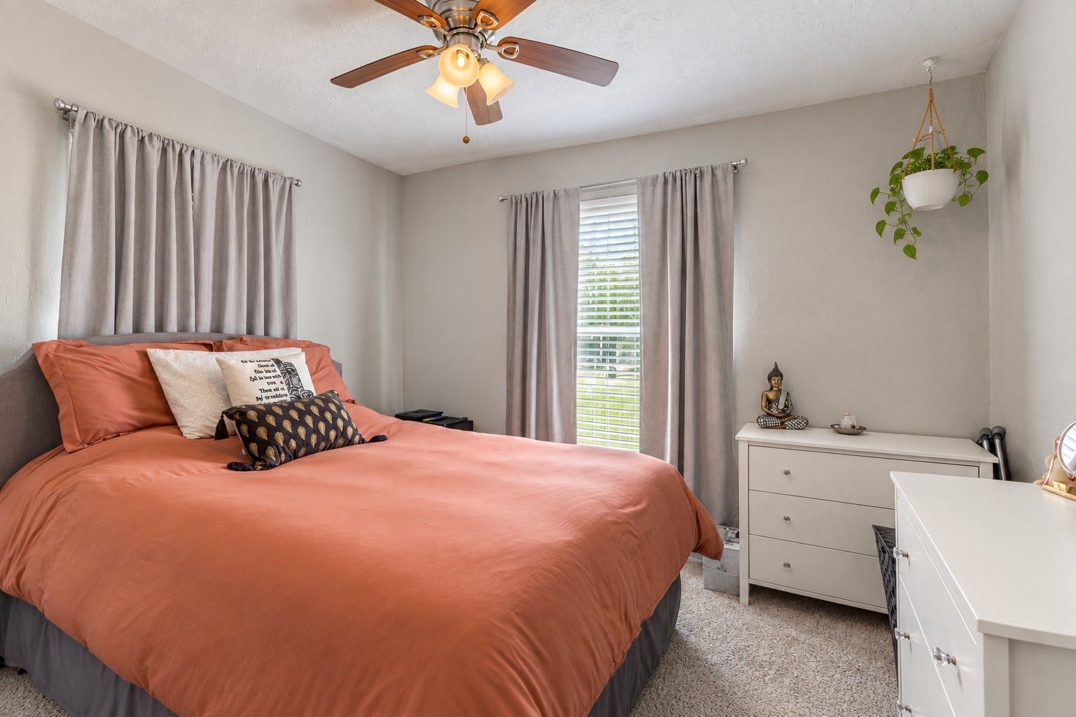903 Willow Street, Pasadena, TX 77506 Inviting bedroom featuring a comfortable layout, neutral tones & large windows,