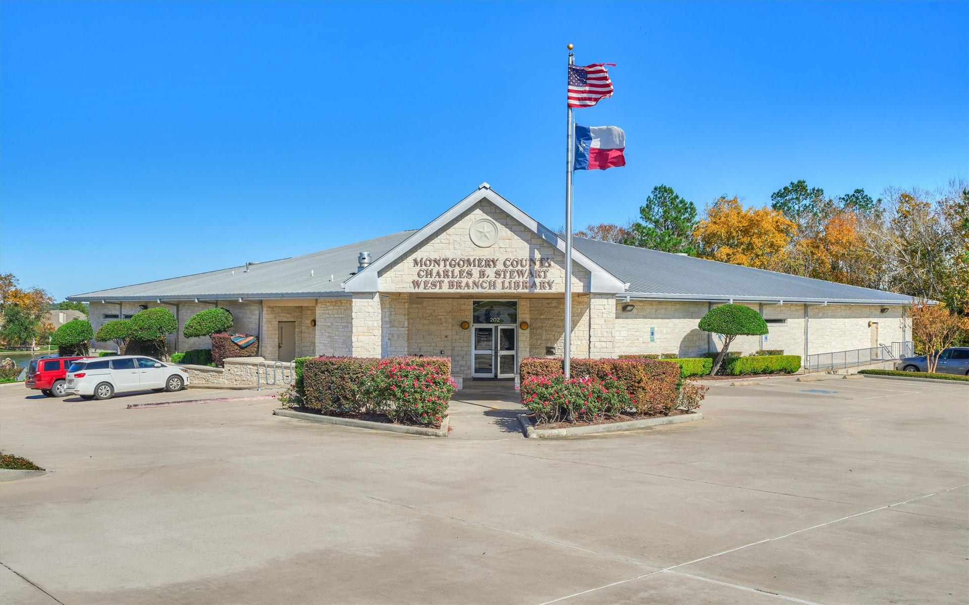 119 Bessie Price Owens Drive, Montgomery, TX 77356 Montgomery County Library