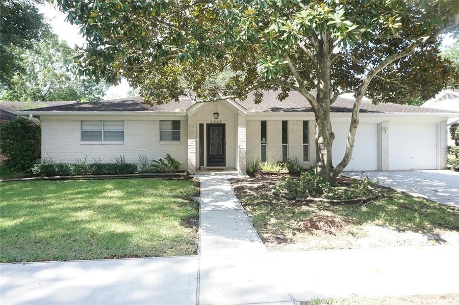 Property photo for 5727 Braesvalley Drive, Houston, TX