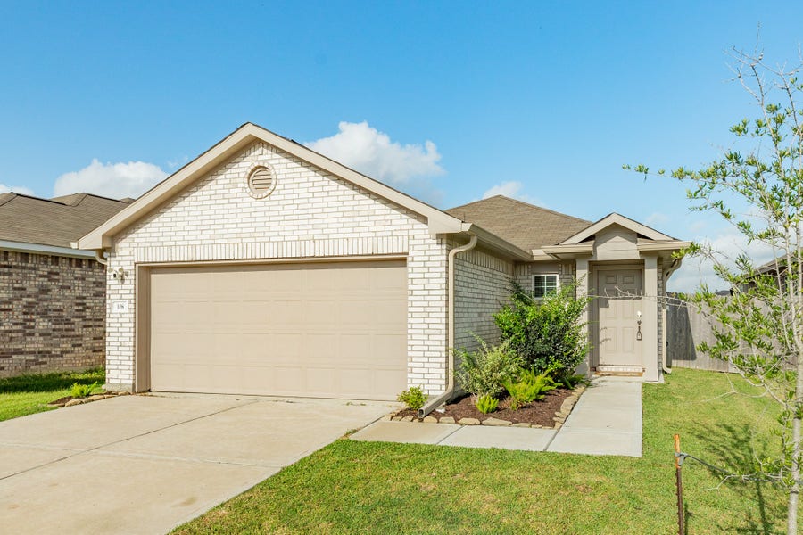 Property photo for 108 Cullen Street, Angleton, TX