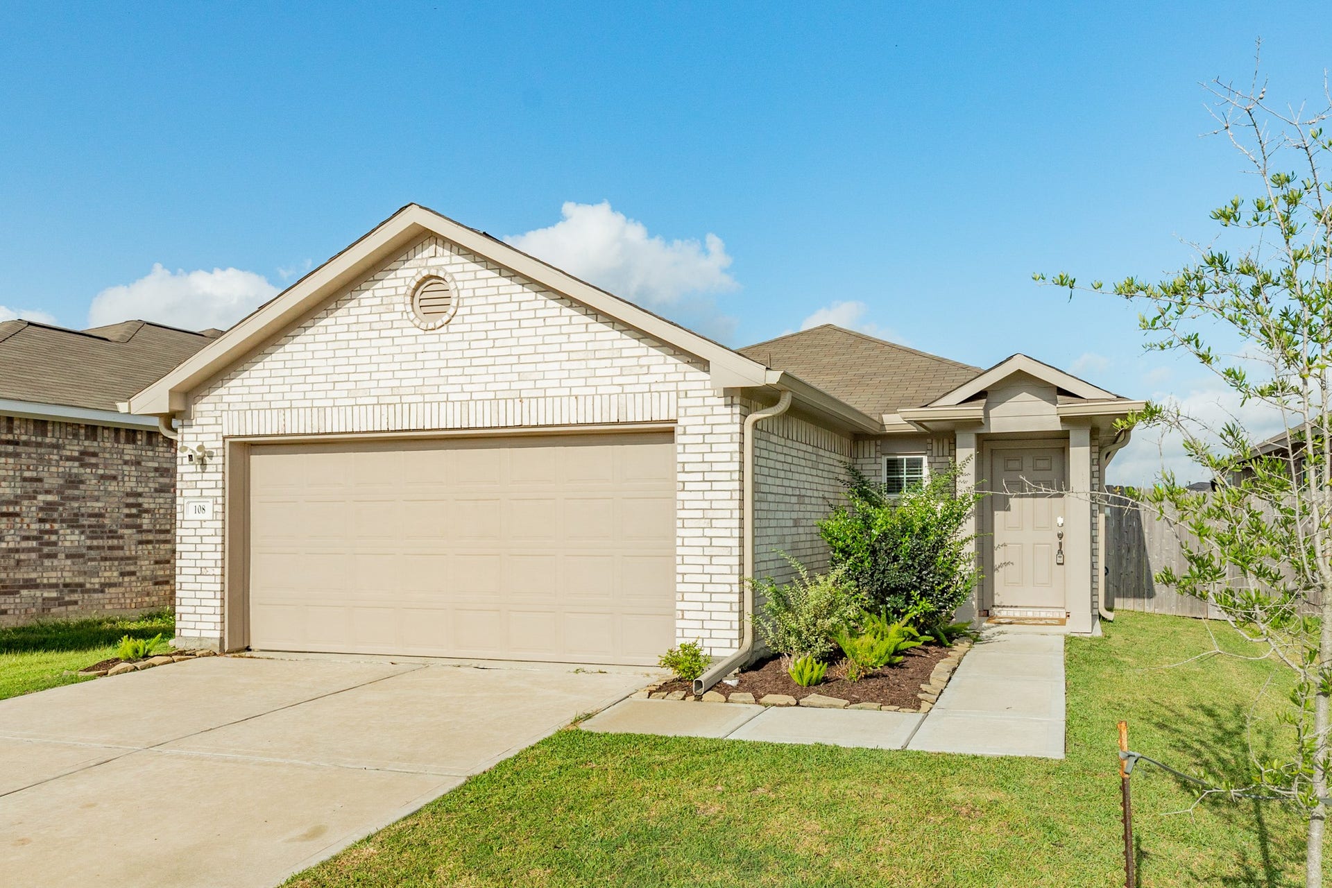 108 Cullen Street, Angleton, TX 77515 108 Cullen Street, Angleton, TX 77515