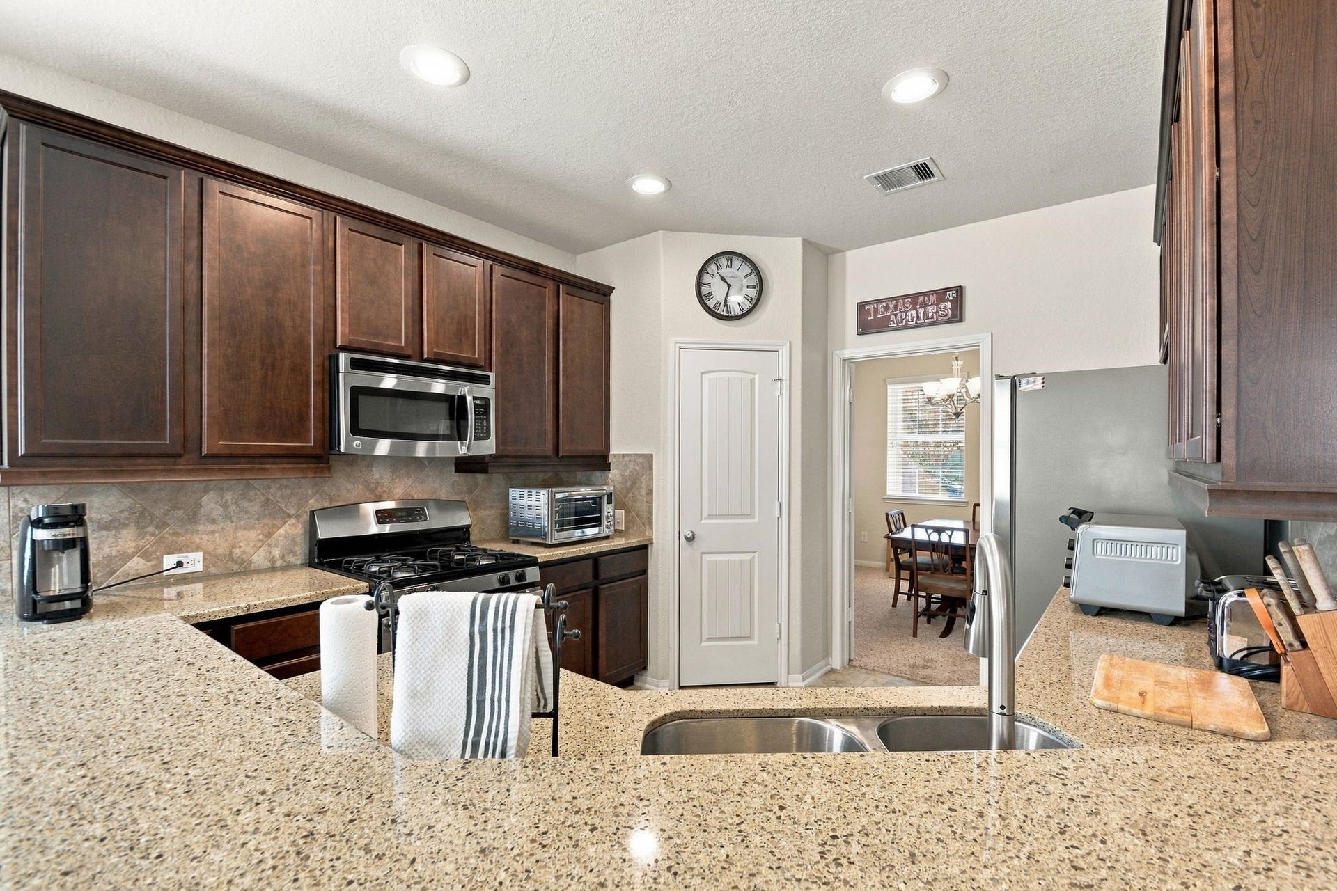 4205 Orchard Court, Pearland, TX 77584 4205 Orchard Court, Pearland, TX 77584