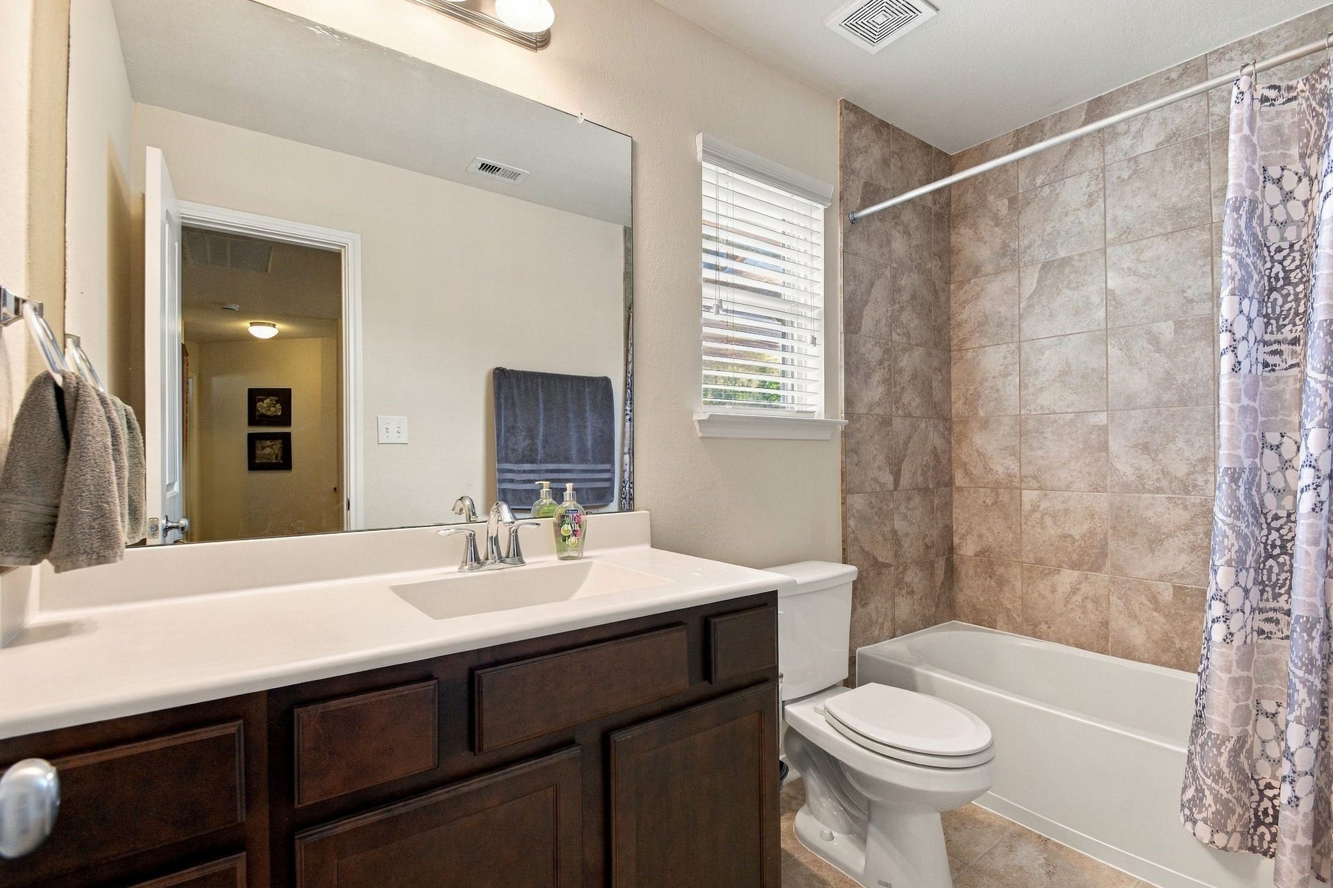 4205 Orchard Court, Pearland, TX 77584 4205 Orchard Court, Pearland, TX 77584