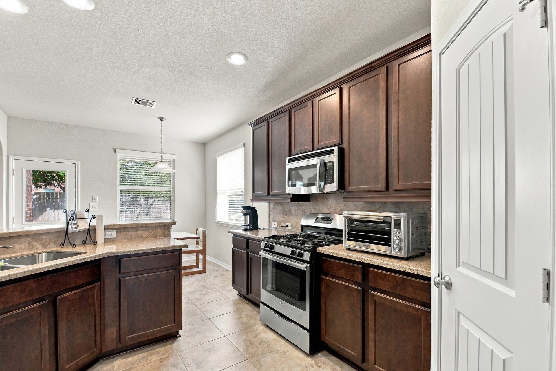 4205 Orchard Court, Pearland, TX 77584 4205 Orchard Court, Pearland, TX 77584