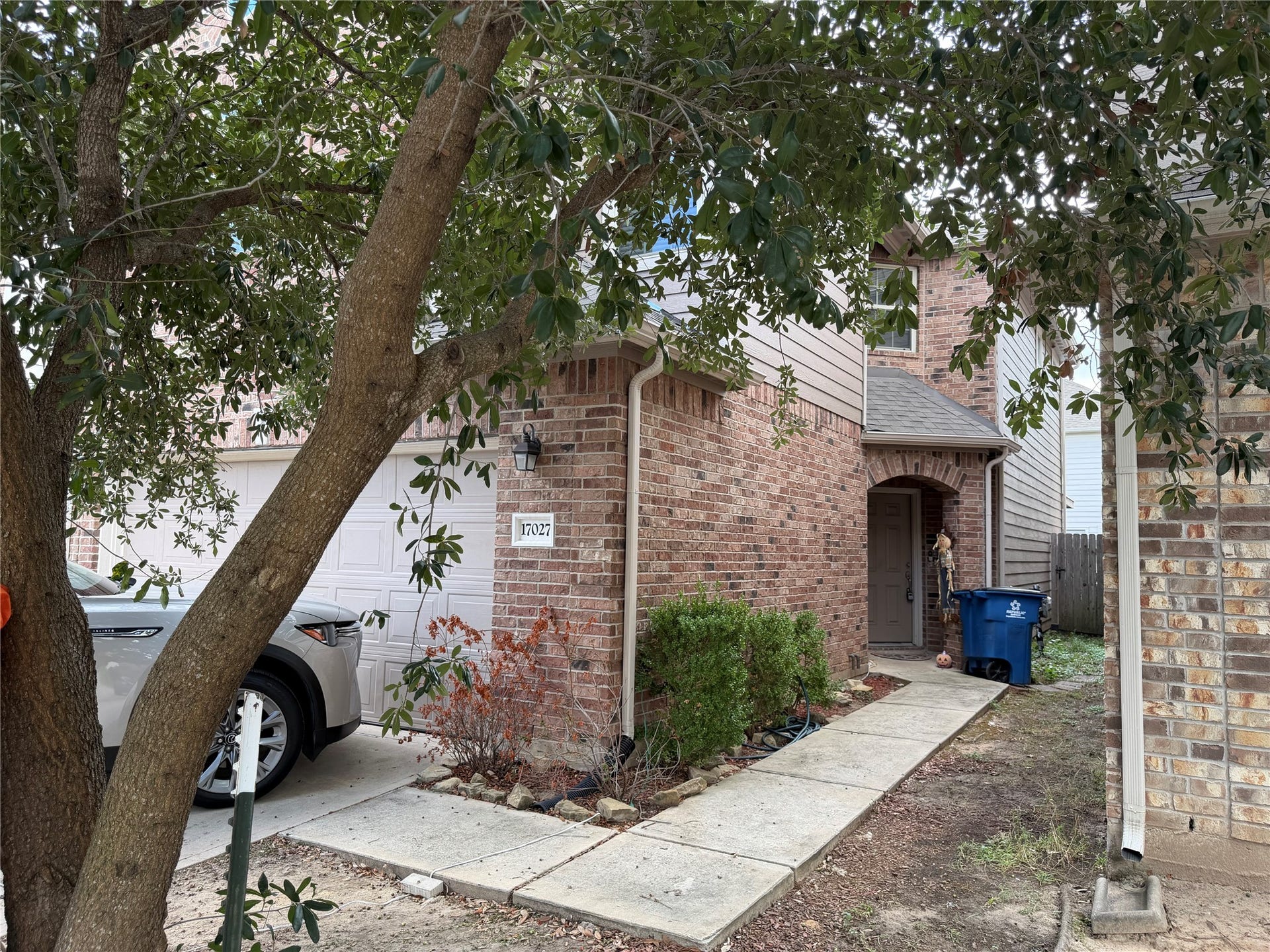 17027 Amarose Drive, Houston, TX 77090 17027 Amarose Drive, Houston, TX 77090