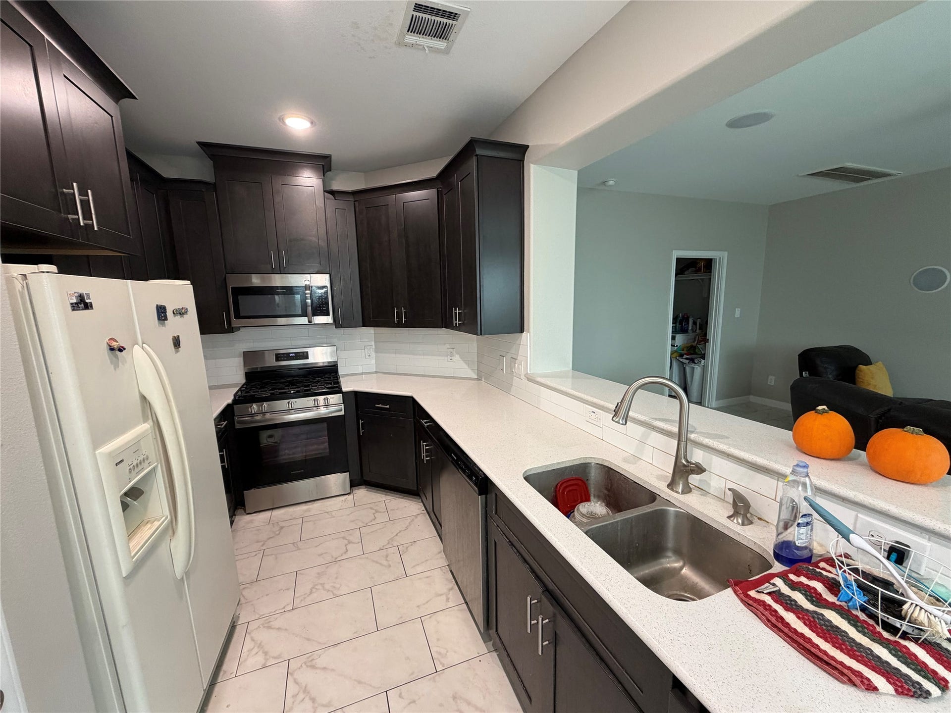 17027 Amarose Drive, Houston, TX 77090 17027 Amarose Drive, Houston, TX 77090