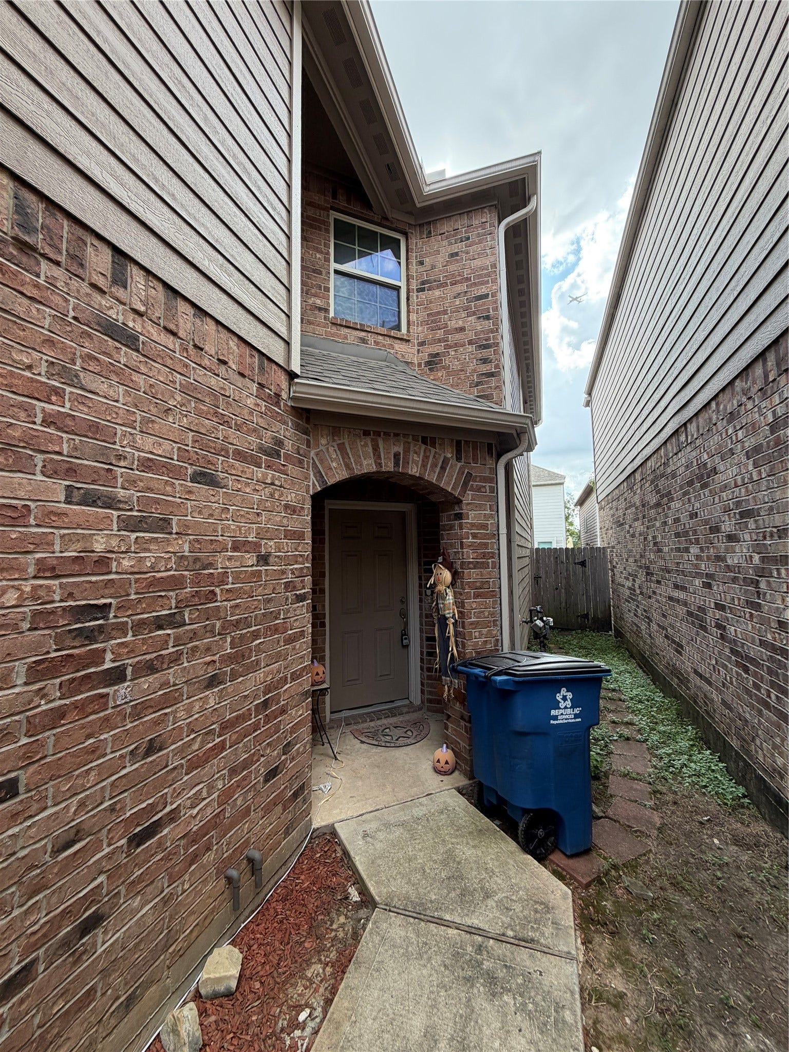 17027 Amarose Drive, Houston, TX 77090 17027 Amarose Drive, Houston, TX 77090