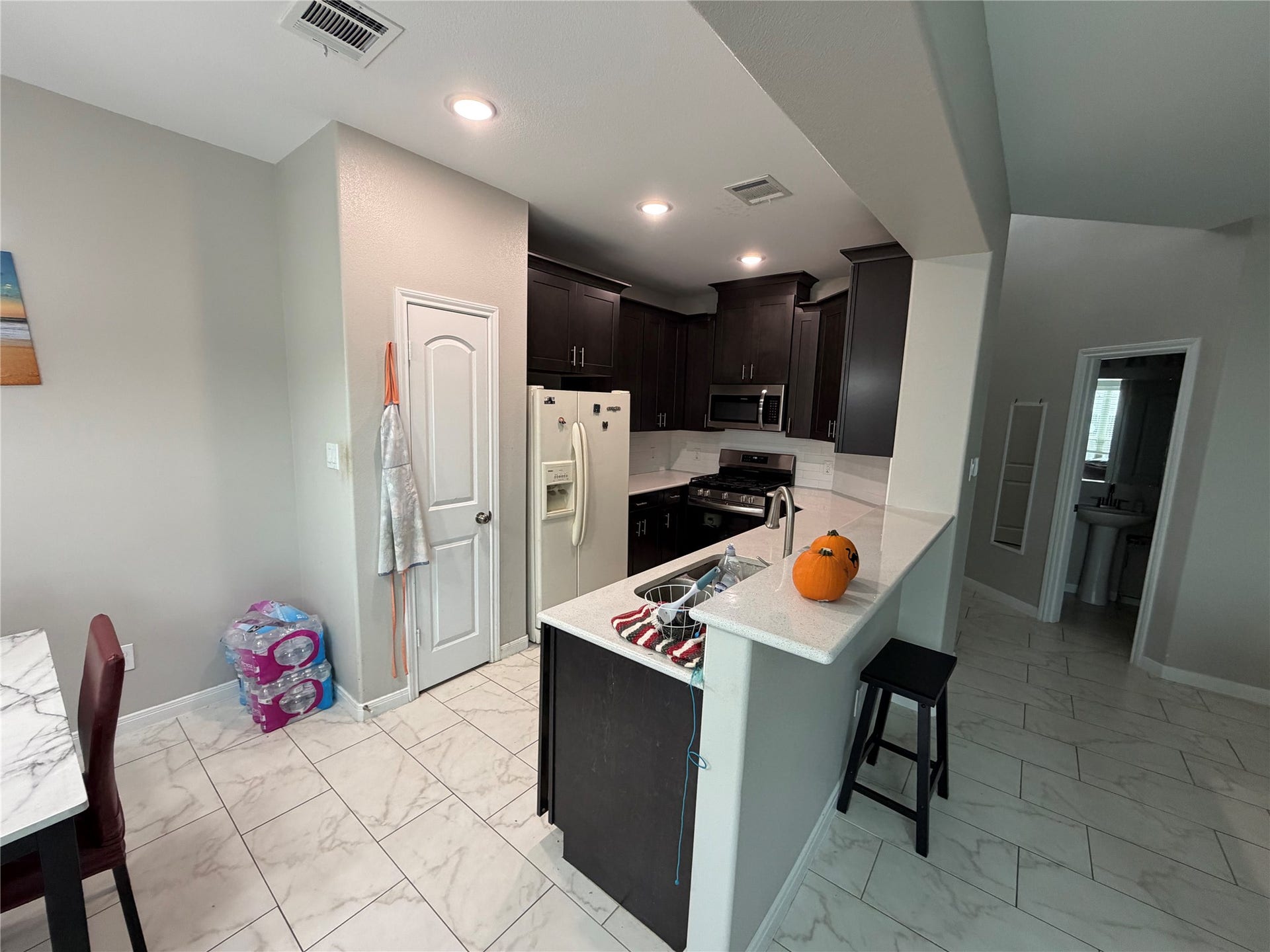 17027 Amarose Drive, Houston, TX 77090 17027 Amarose Drive, Houston, TX 77090
