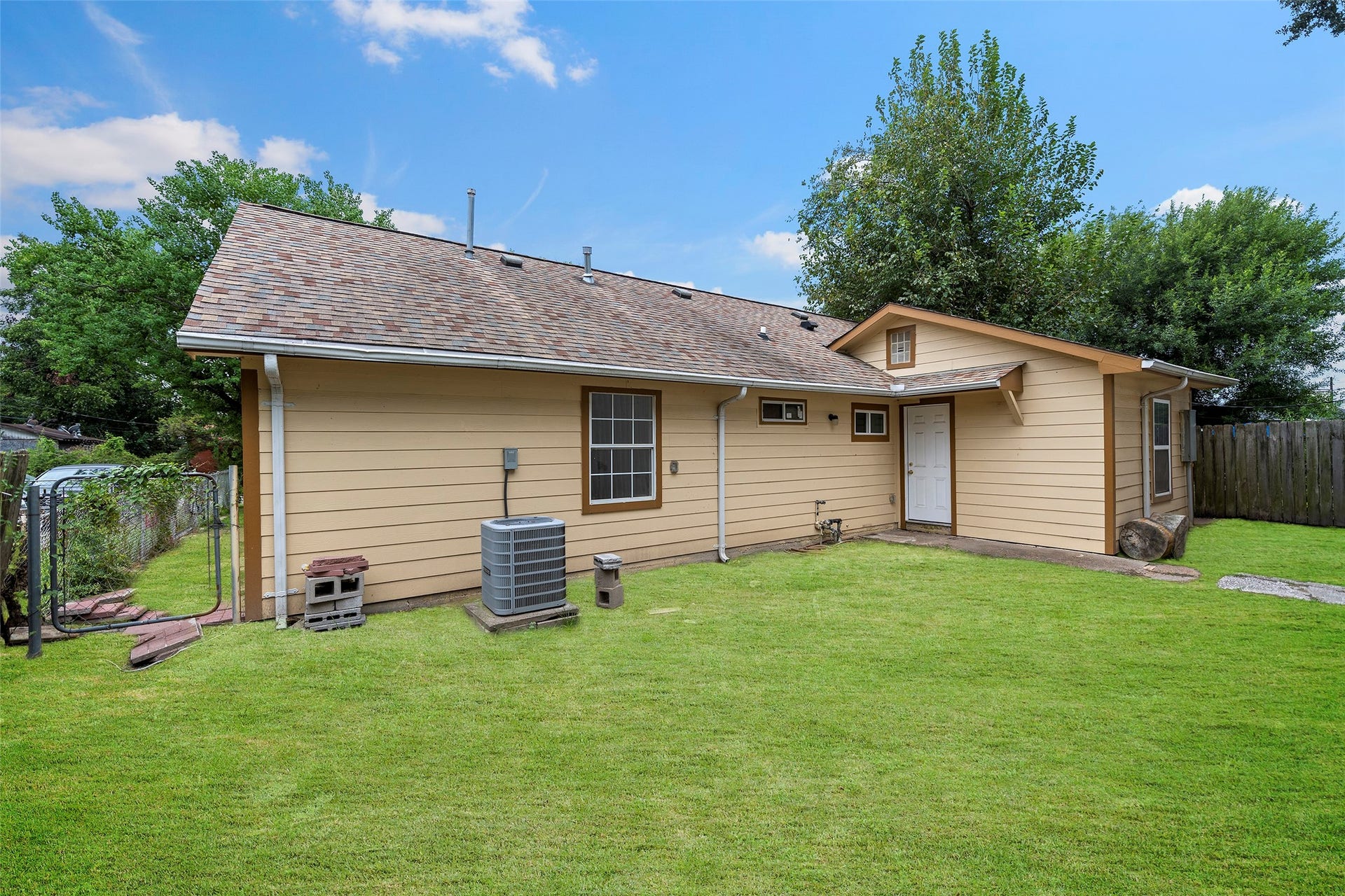 1608 Eastway Street, Galena Park, TX 77547 Back yard