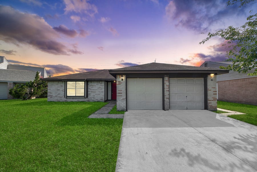 Property photo for 1911 Hammerwood Drive, Missouri City, TX