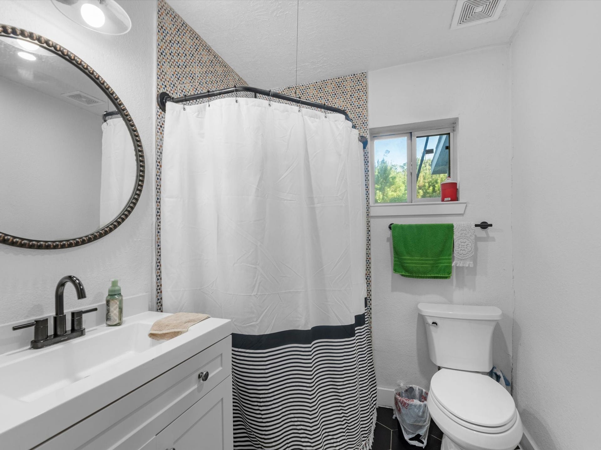 32403 Dobbin Huffsmith Road, Magnolia, TX 77354 secondary bath