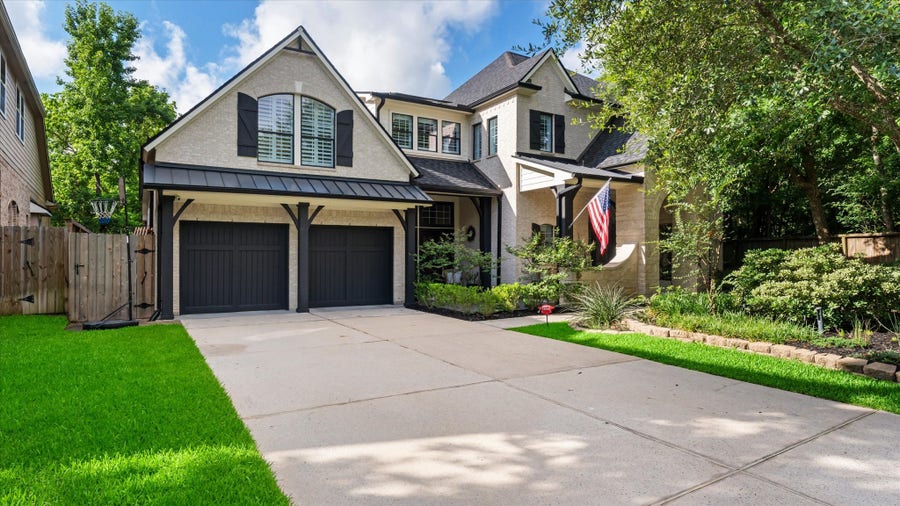 Property photo for 2 Winsome Path Circle, Spring, TX