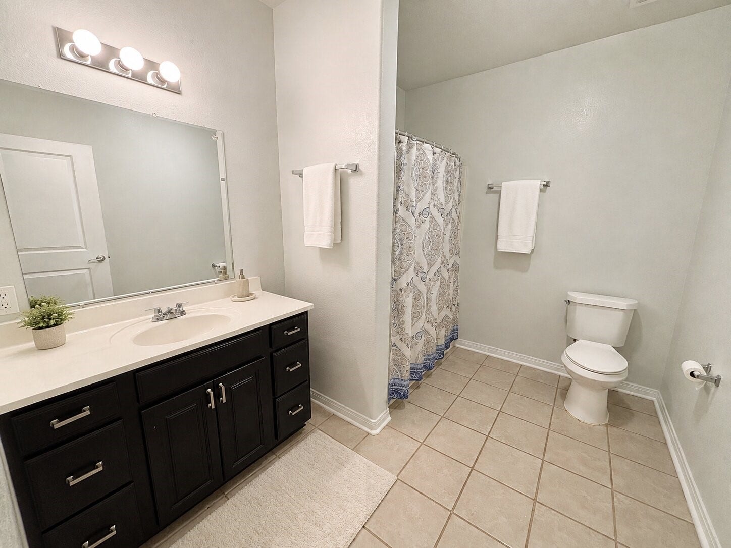 13002 32nd Street, Santa Fe, TX 77510 *This photo is virtually staged*