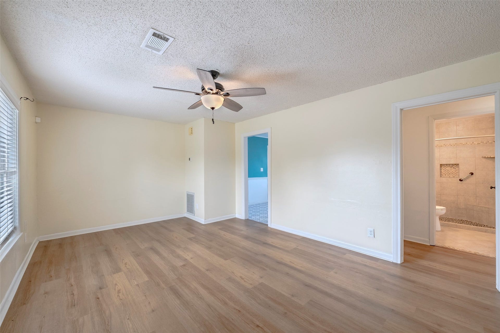 1810 3rd Avenue N, Texas City, TX 77590 1810 3rd Avenue N, Texas City, TX 77590