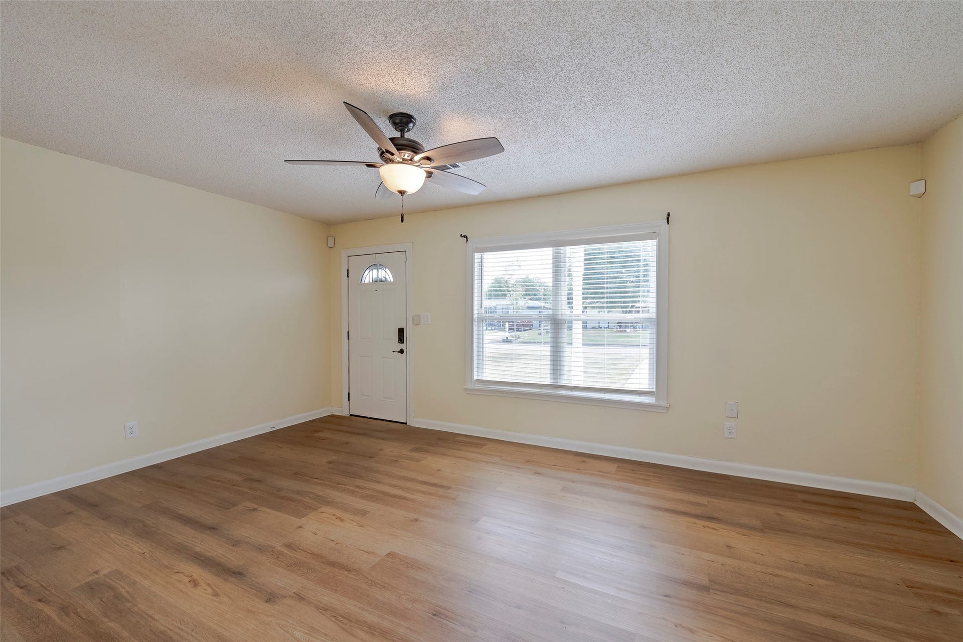1810 3rd Avenue N, Texas City, TX 77590 1810 3rd Avenue N, Texas City, TX 77590