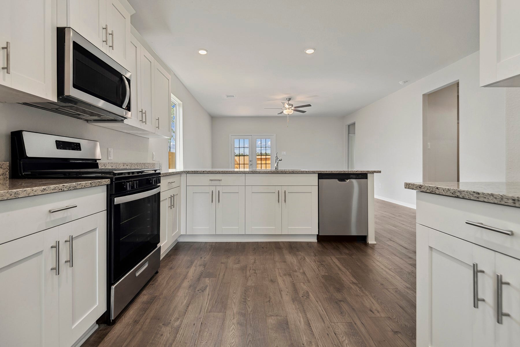 15875 Berry Hill Drive, Conroe, TX 77303 15875 Berry Hill Drive, Conroe, TX 77303
