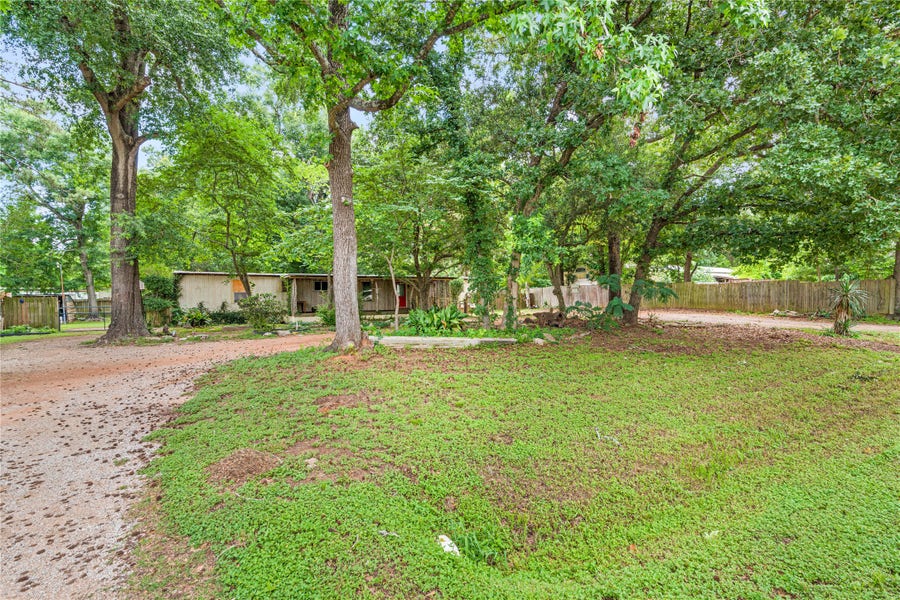 Property photo for 402 Baltzell Drive, Pinehurst, TX