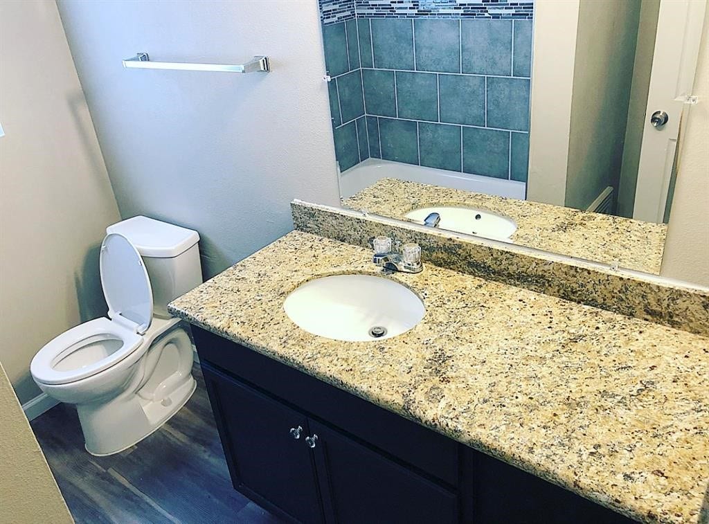 3700 Pine Manor Lane, #8, Dickinson, TX 77539 3700 Pine Manor Lane, #8, Dickinson, TX 77539
