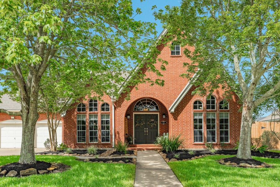 Property photo for 914 Oleander Street, Lake Jackson, TX