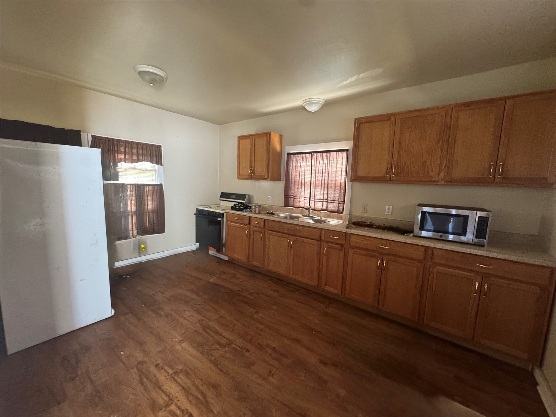 813 E Canal Road, Highlands, TX 77562 813 E Canal Road, Highlands, TX 77562